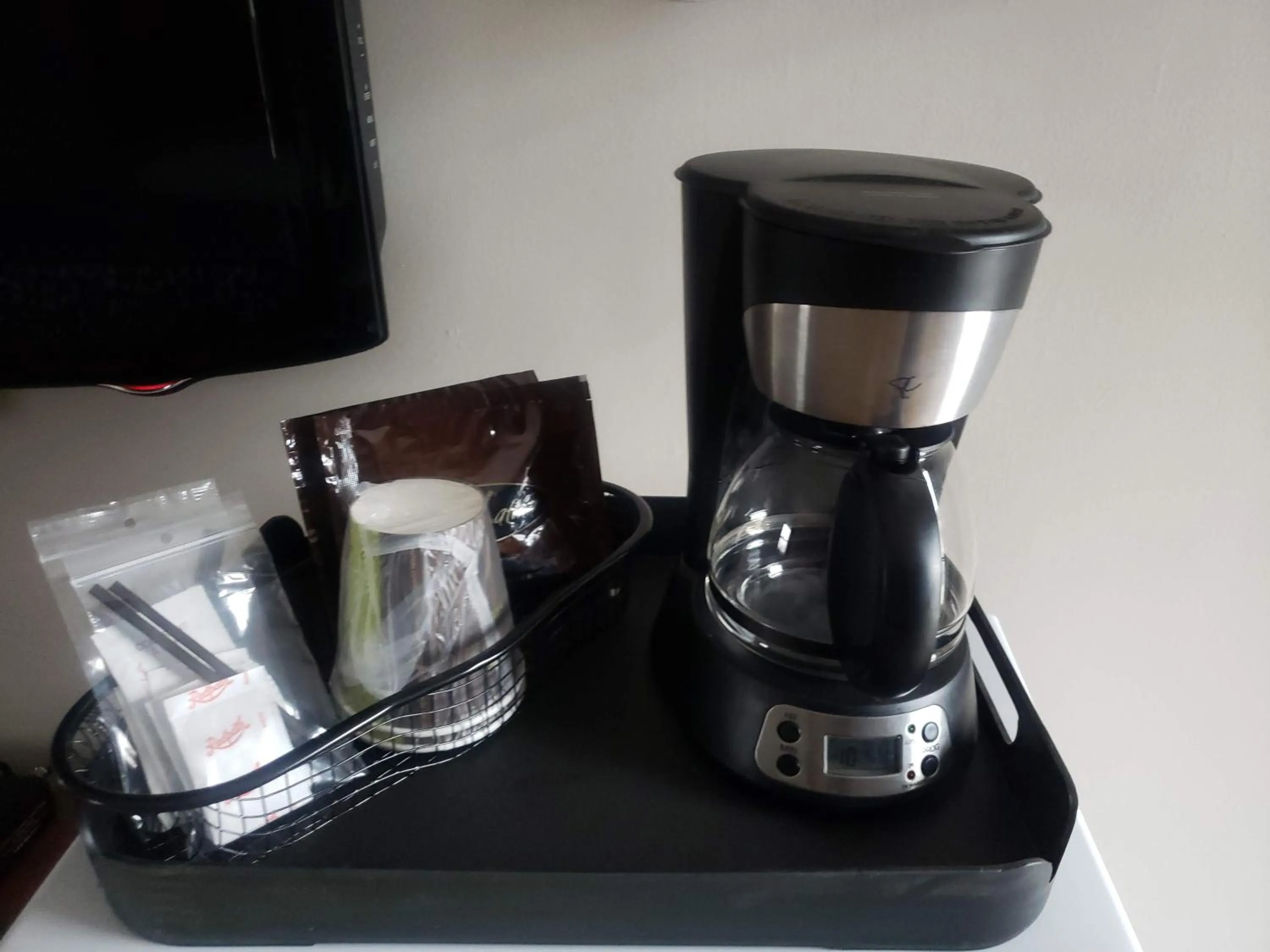 Coffee/tea facilities in Moonlight Inn and Suites Sudbury