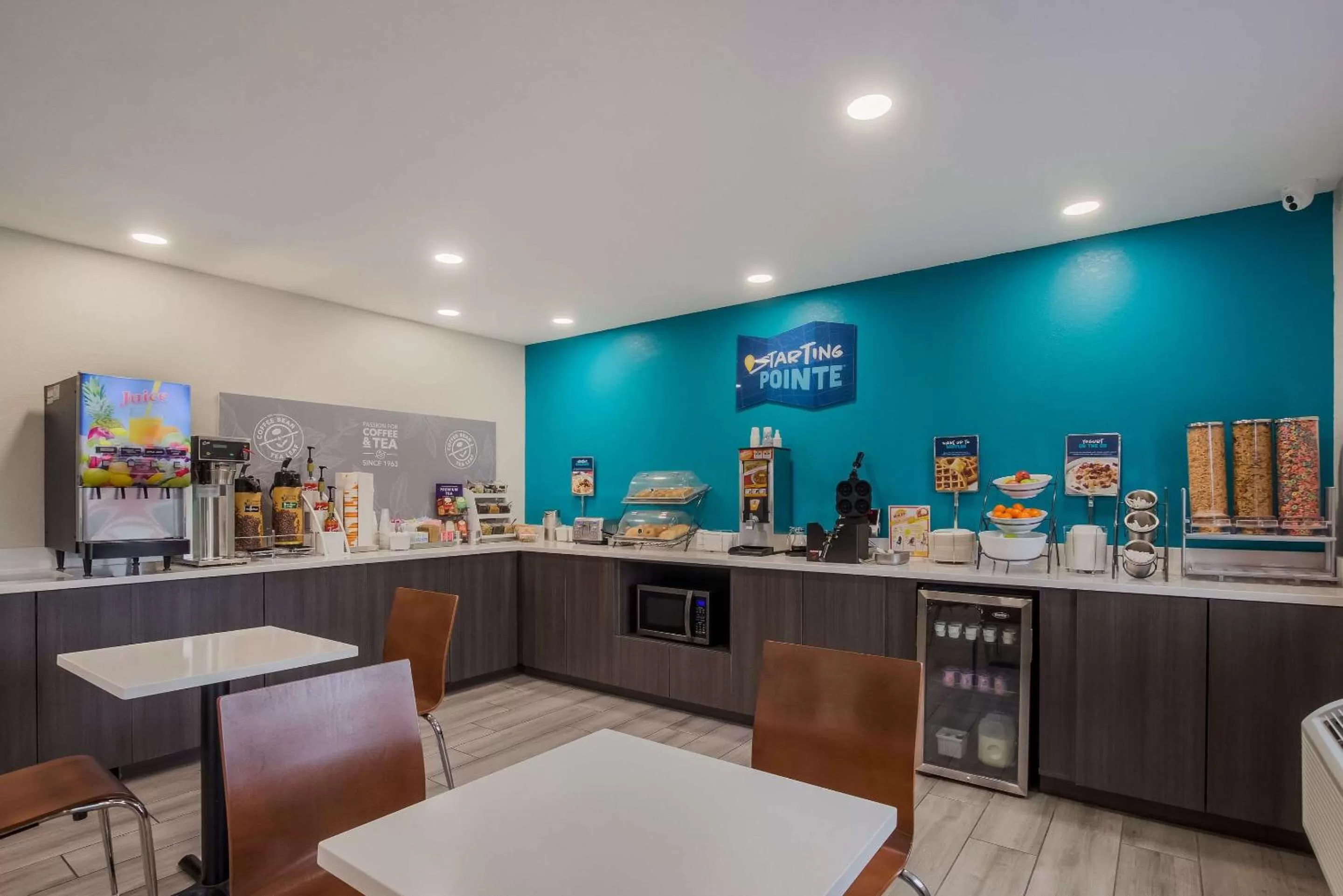 Breakfast in Clarion Pointe Harrodsburg-Danville