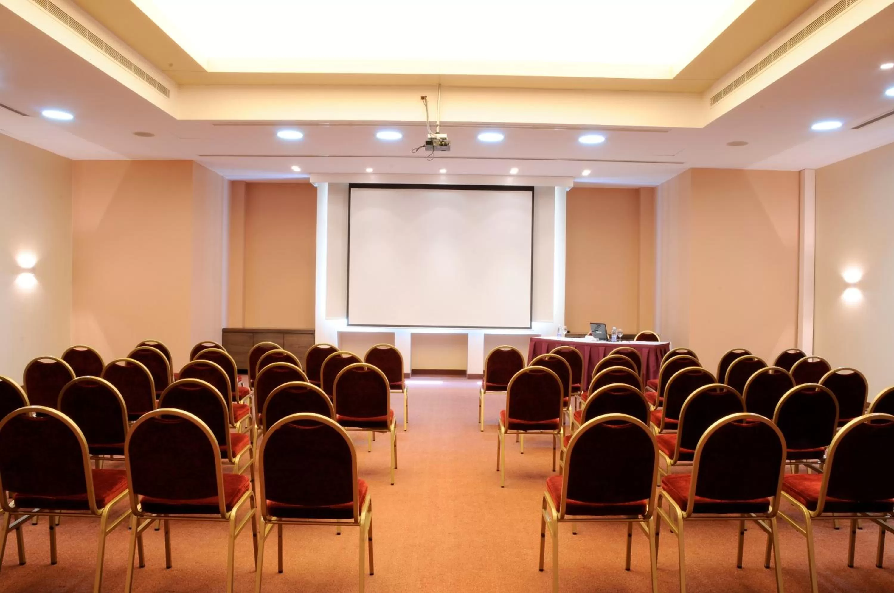 Meeting/conference room in Country Lodge Hotel & Resort Beirut