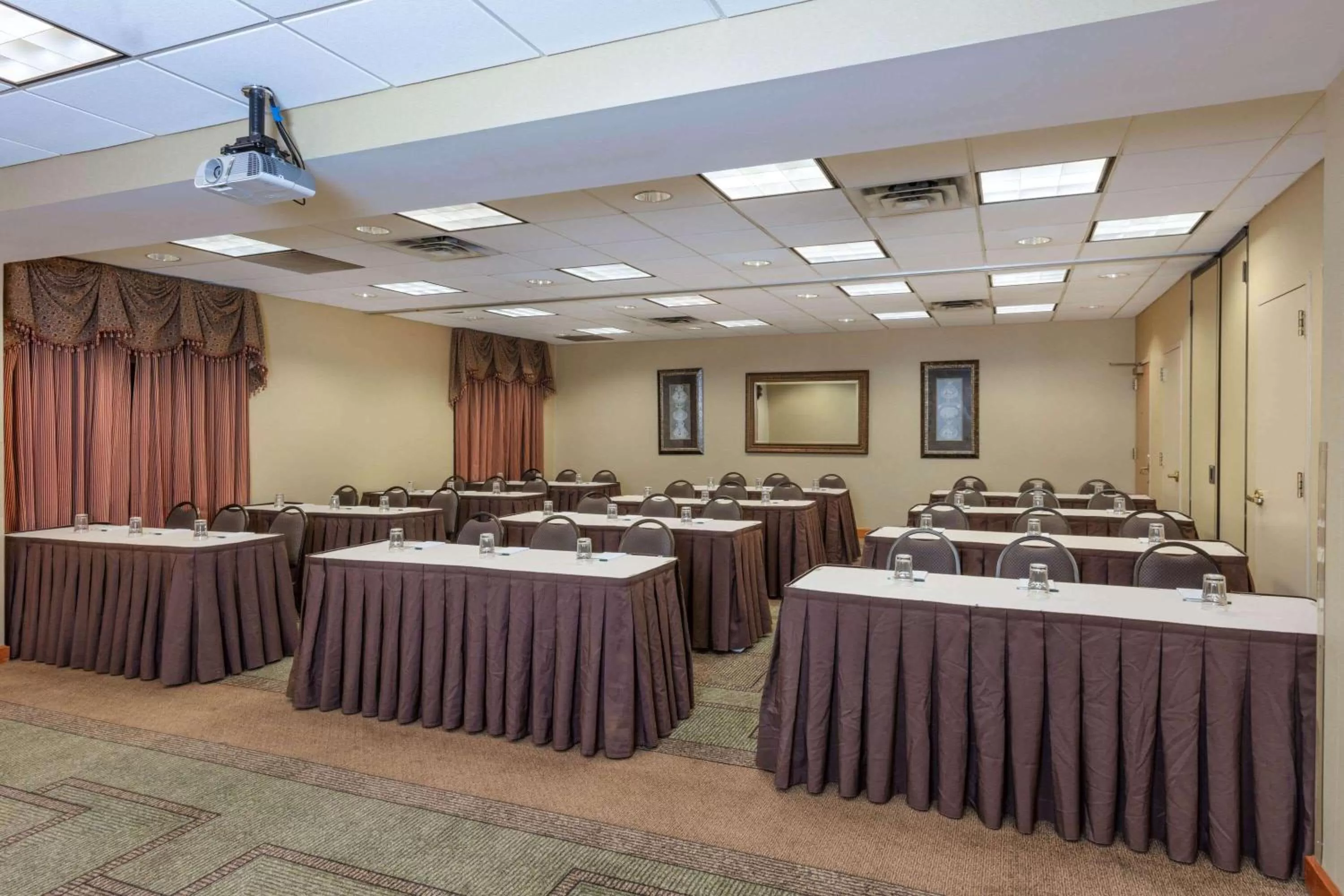 On site in La Quinta by Wyndham Garden City