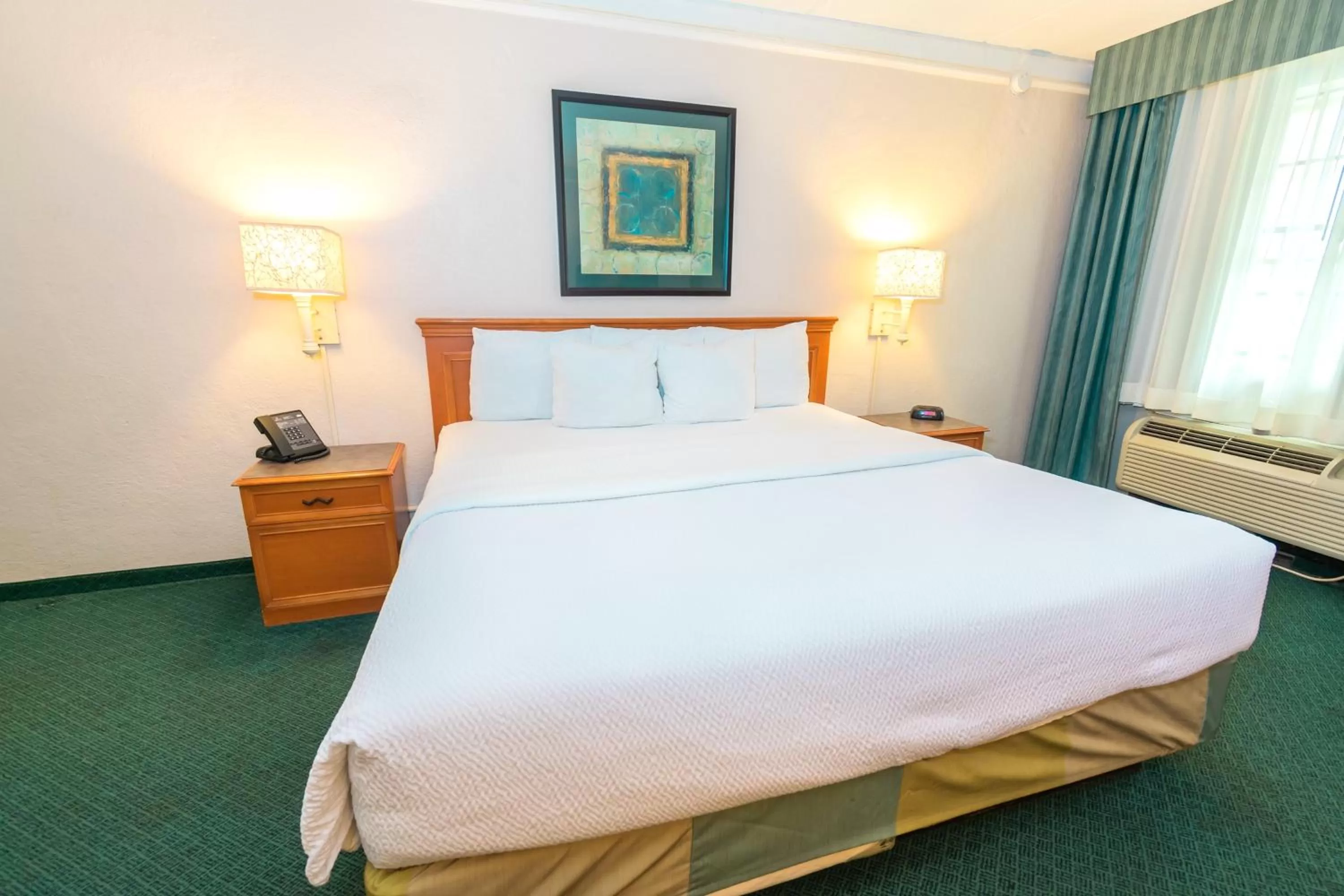 Bed in La Quinta Inn by Wyndham Clute Lake Jackson