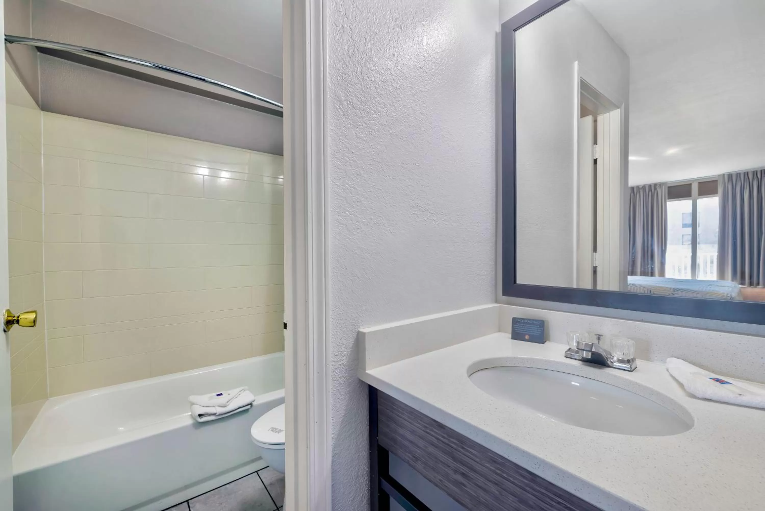 Shower in Studio 6 Effingham, IL