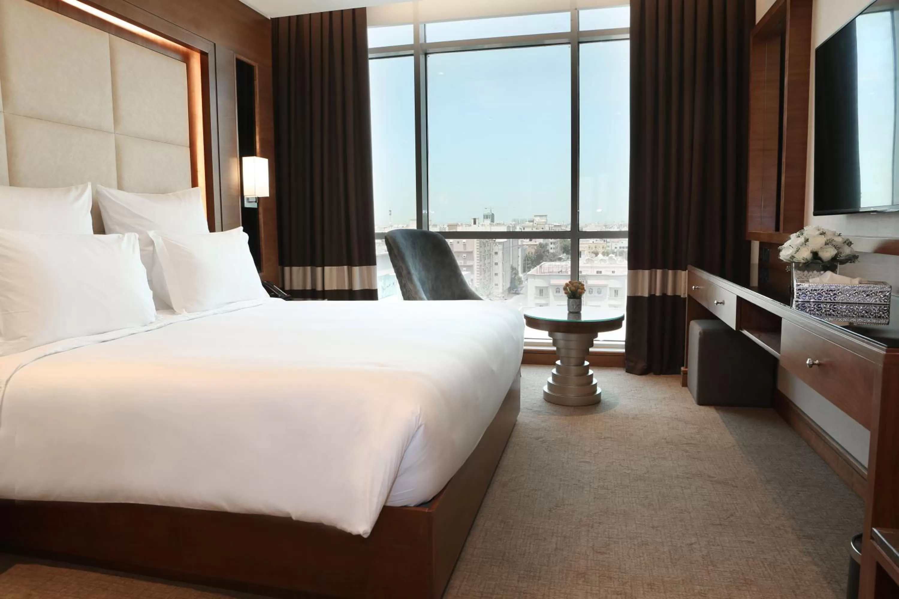 Property building, Bed in Weekend Hotel Sari