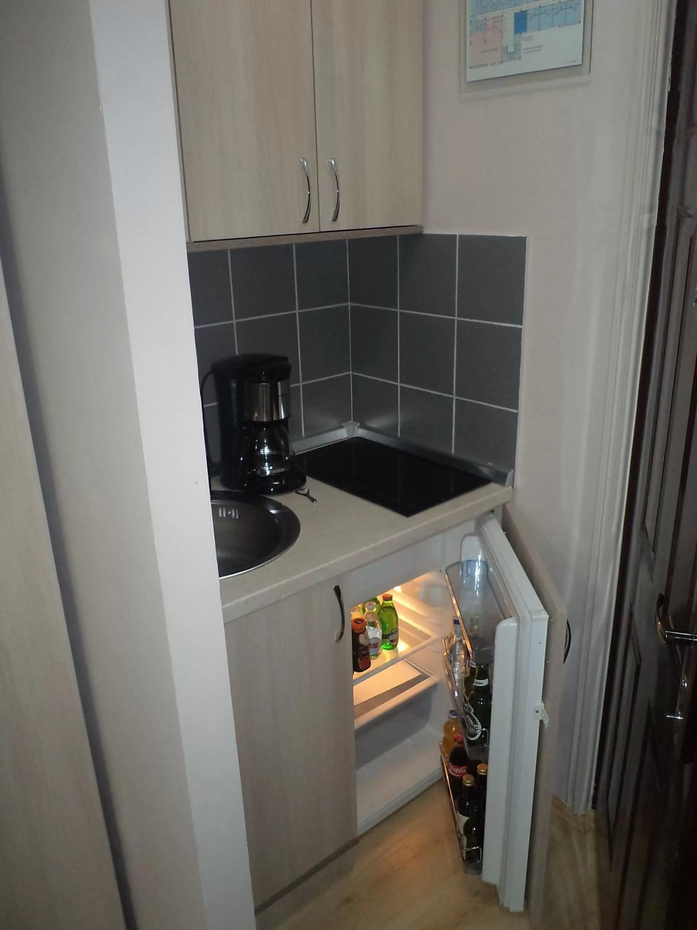 Kitchen or kitchenette, Kitchen/Kitchenette in Garni Hotel Tri O