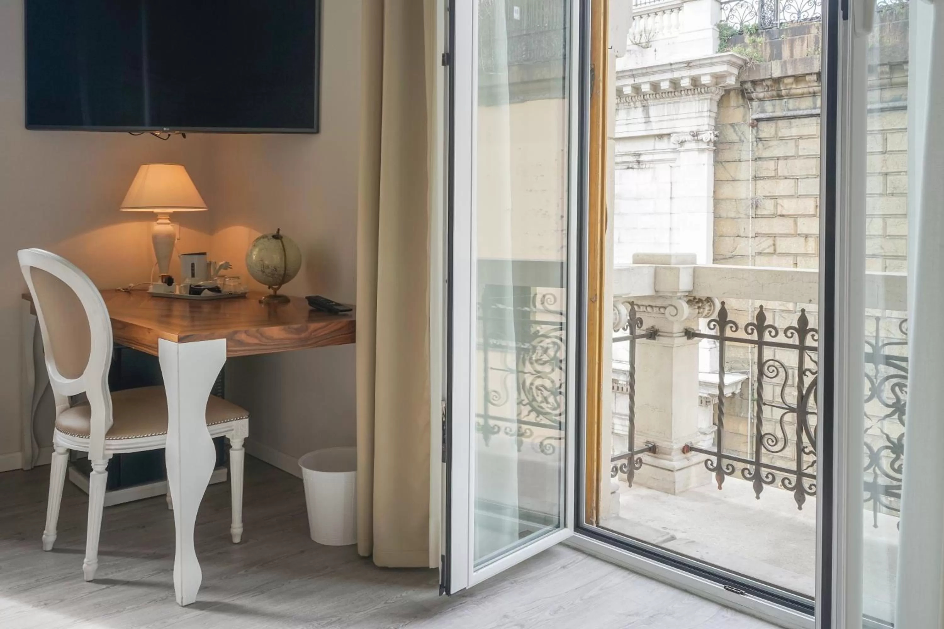 Photo of the whole room in Hotel Genova Liberty