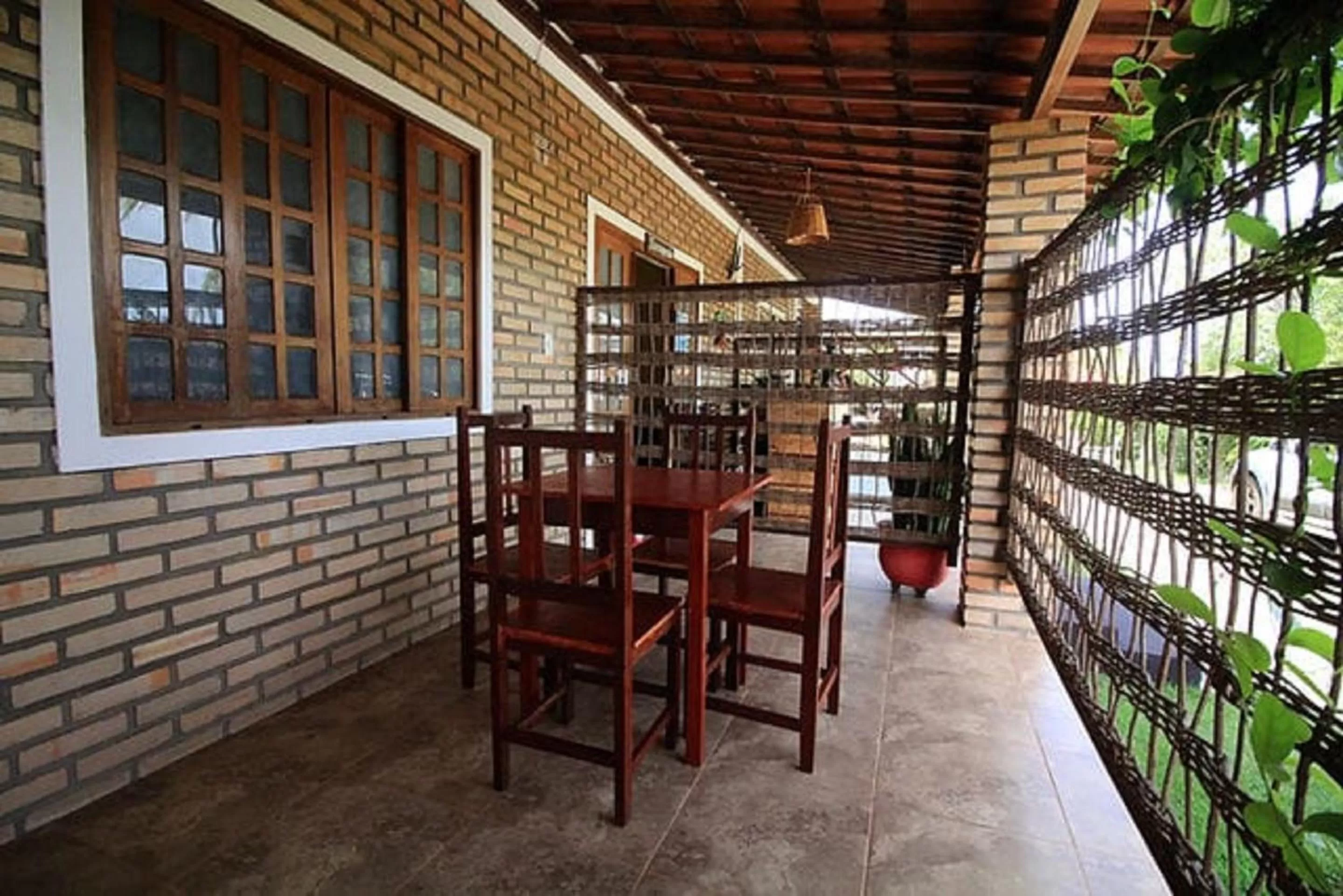 Restaurant/places to eat in Pousada Ello