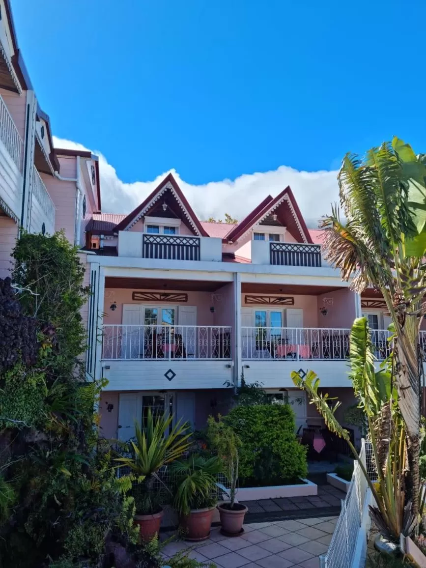 View (from property/room), Property Building in Hotel Des Neiges