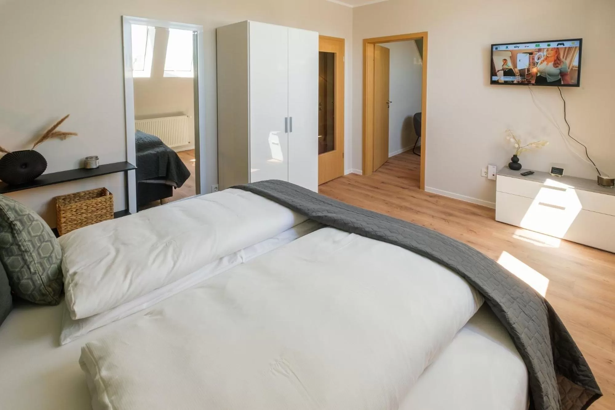 Bedroom, Bed in Stadthotel Jever