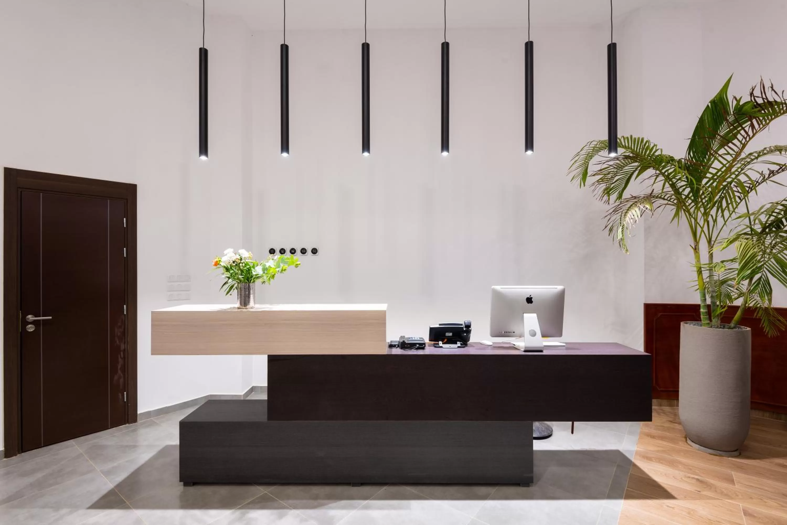 Lobby or reception, TV/Entertainment Center in Hotel L'Adresse Dakar