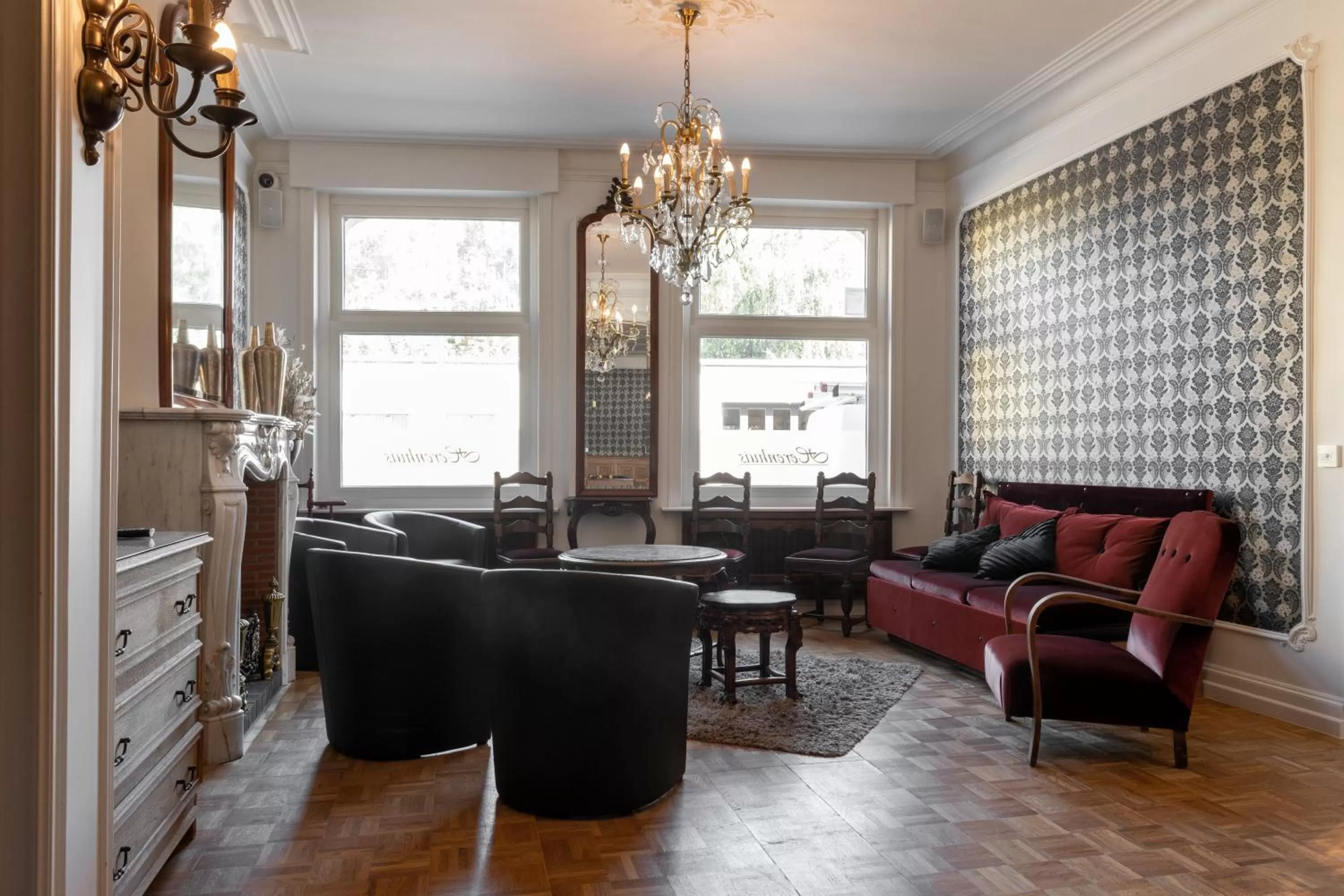 Communal lounge/ TV room, Seating Area in B&B Herenhuis