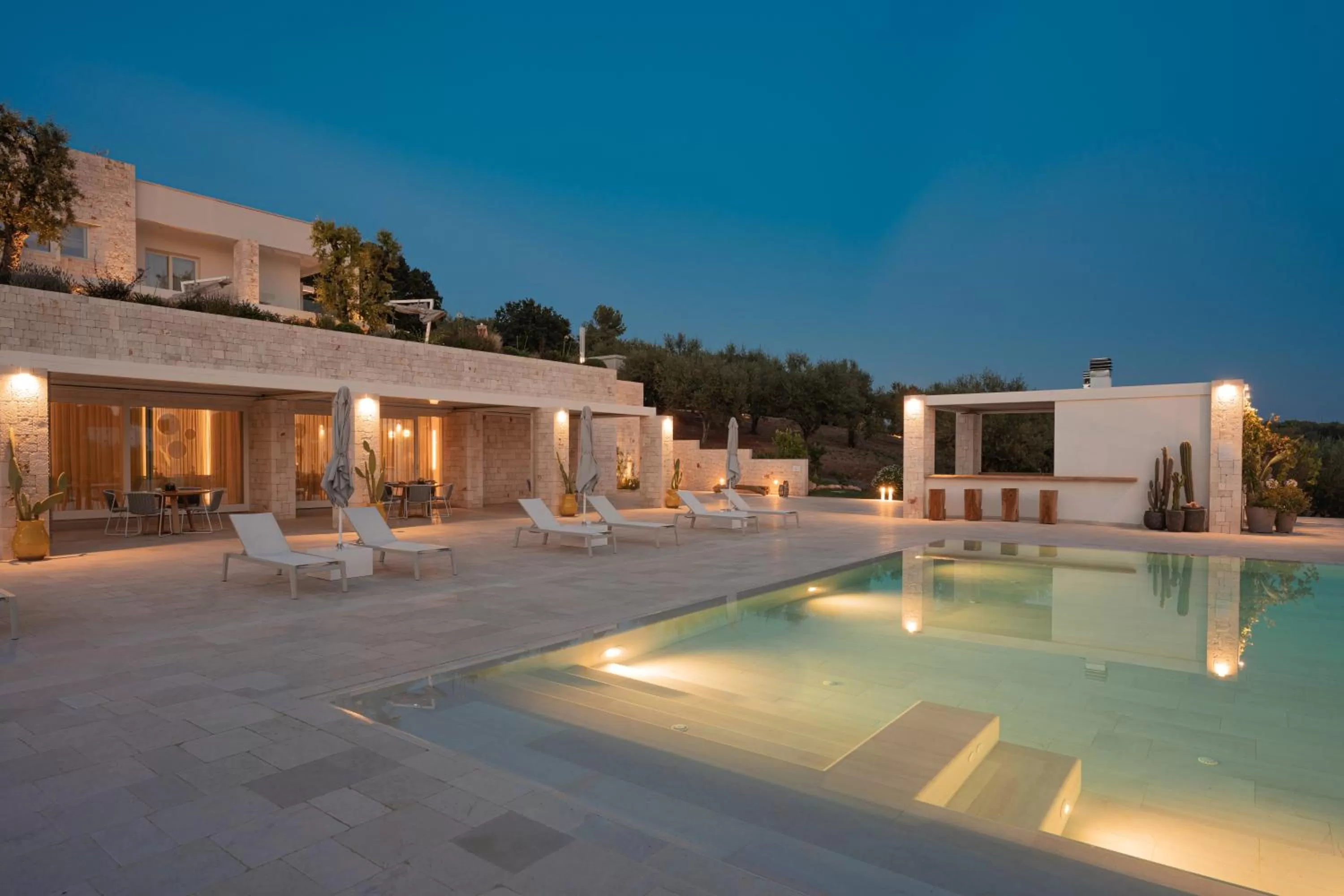 Swimming Pool in Essenza Relais Contemporaneo