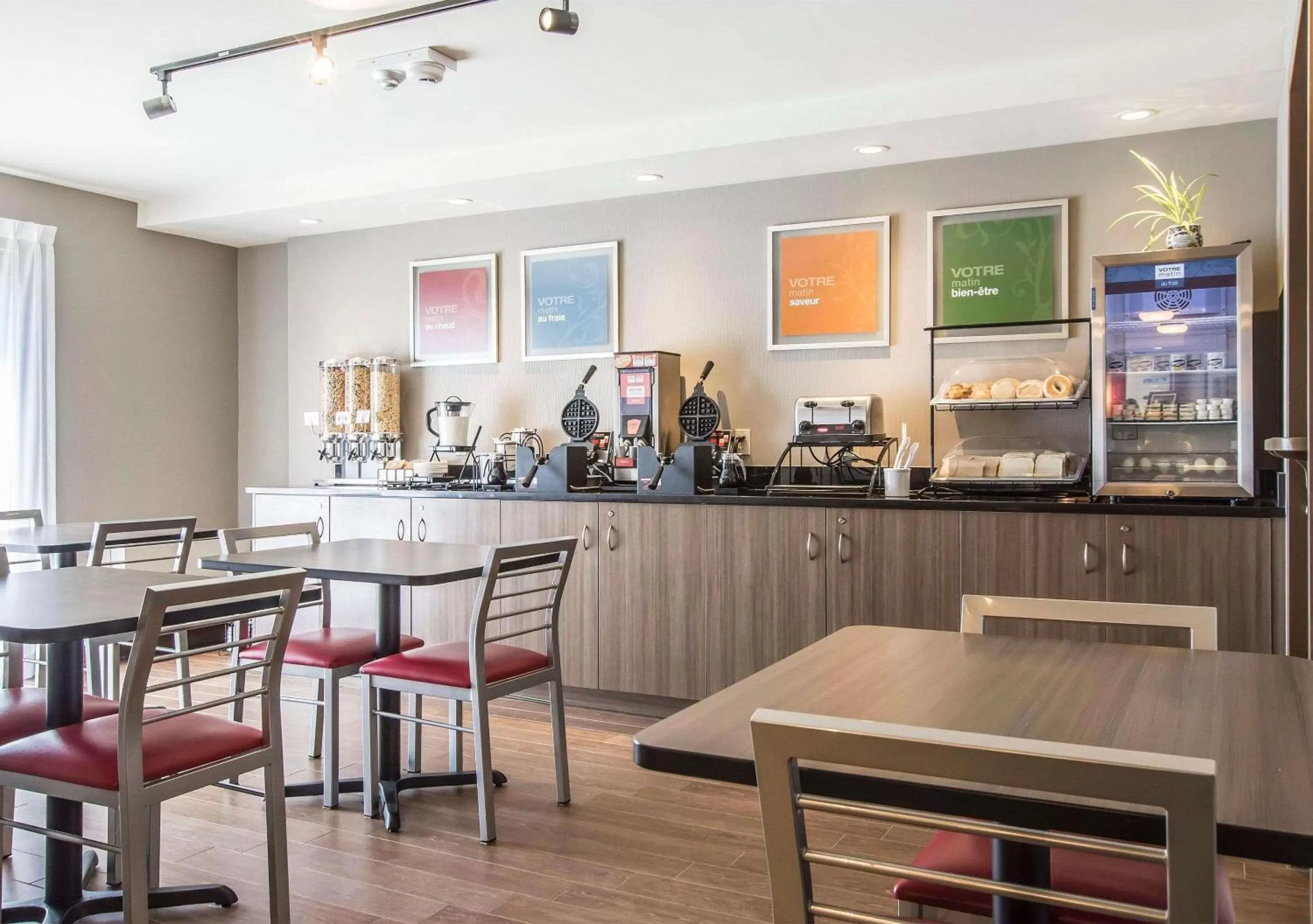 Restaurant/places to eat in Comfort Inn Sherbrooke