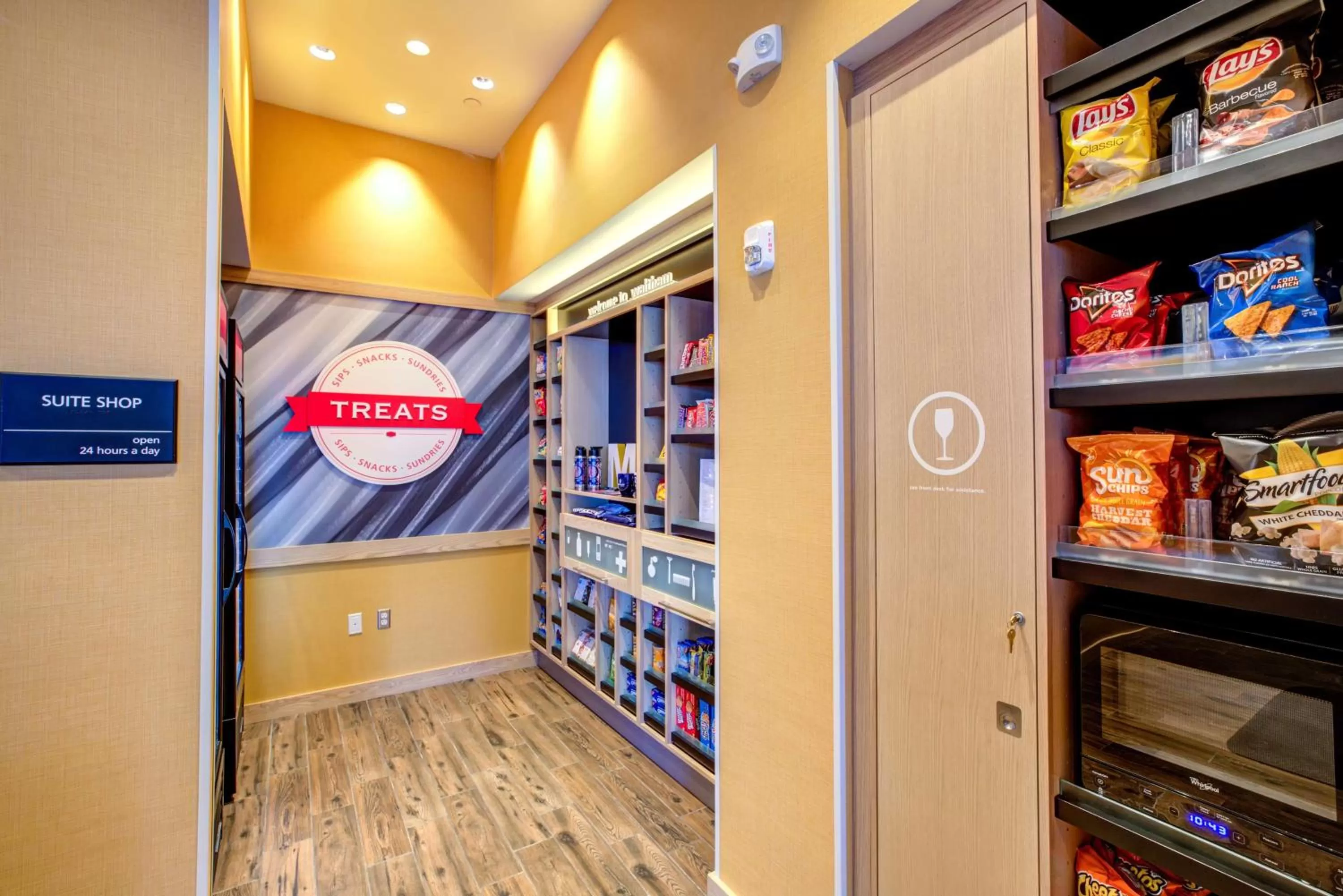 Restaurant/places to eat in Hampton Inn & Suites Boston/Waltham