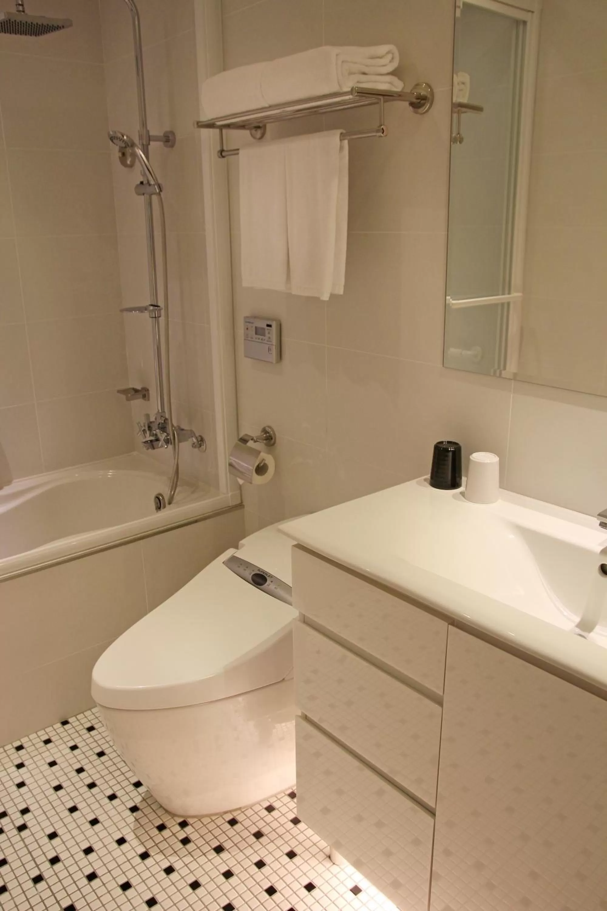 Toilet in Capital Hotel SongShan