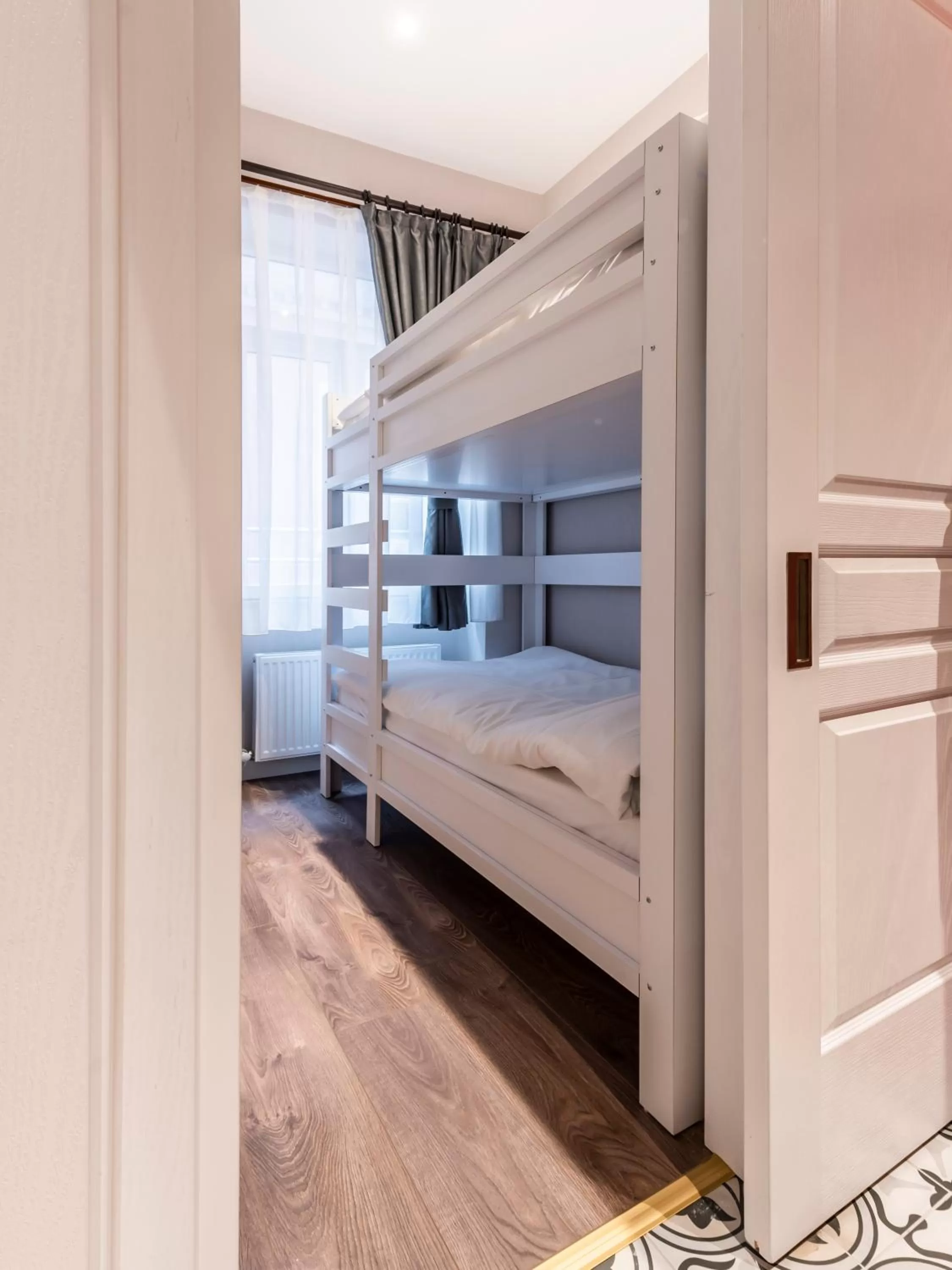 bunk bed, Bed in Grand Hotel de Pera