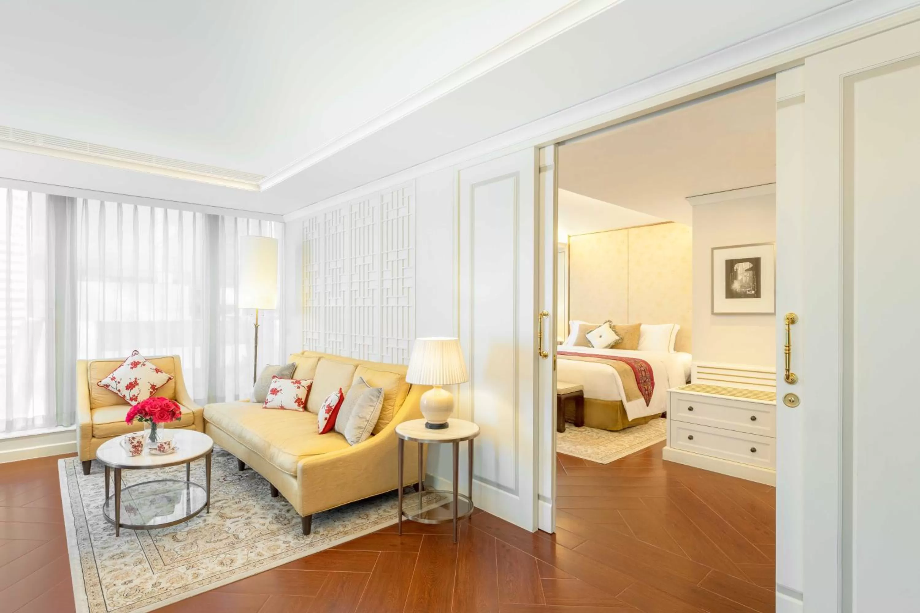 Living room, Bed in The Pottinger Hong Kong