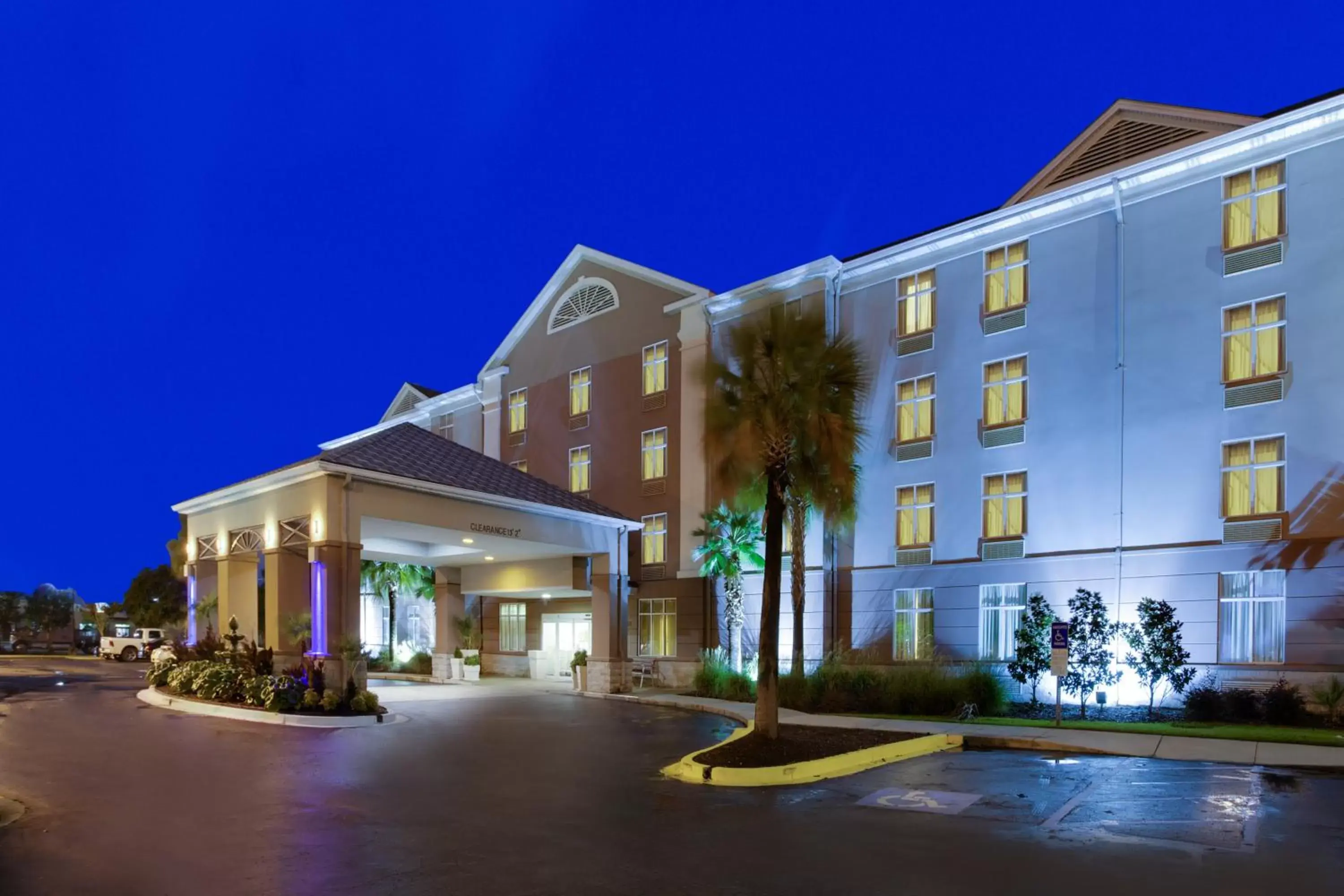 Holiday Inn Express Hotel & Suites Charleston-Ashley Phosphate by IHG Holiday Inn Express Hotel & Suites Charleston-Ashley Phosphate by IHG
