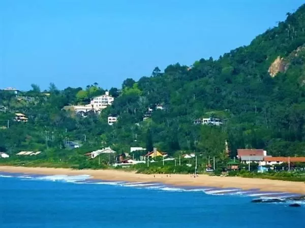Beach in Pousada OceAnas Frente Mar Estaleiro