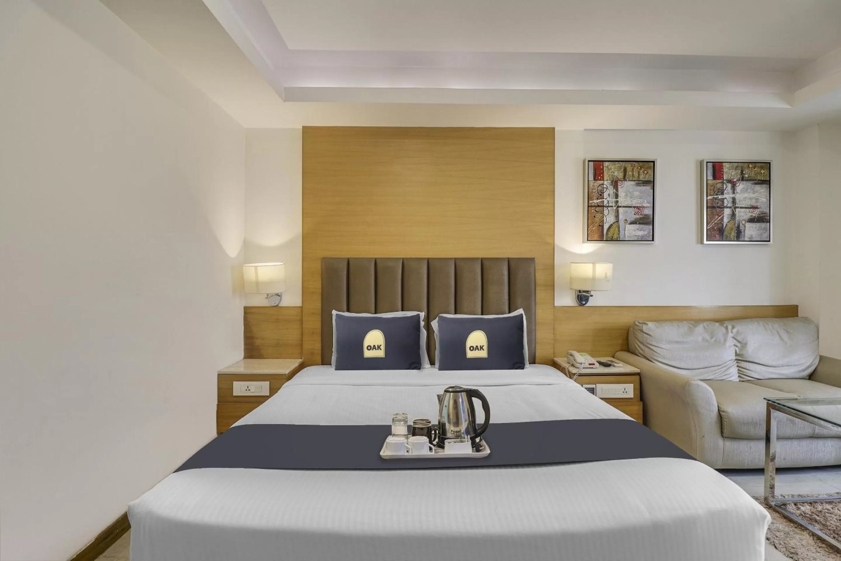 Bedroom, Bed in Palette - Hotel Chennai La Palace