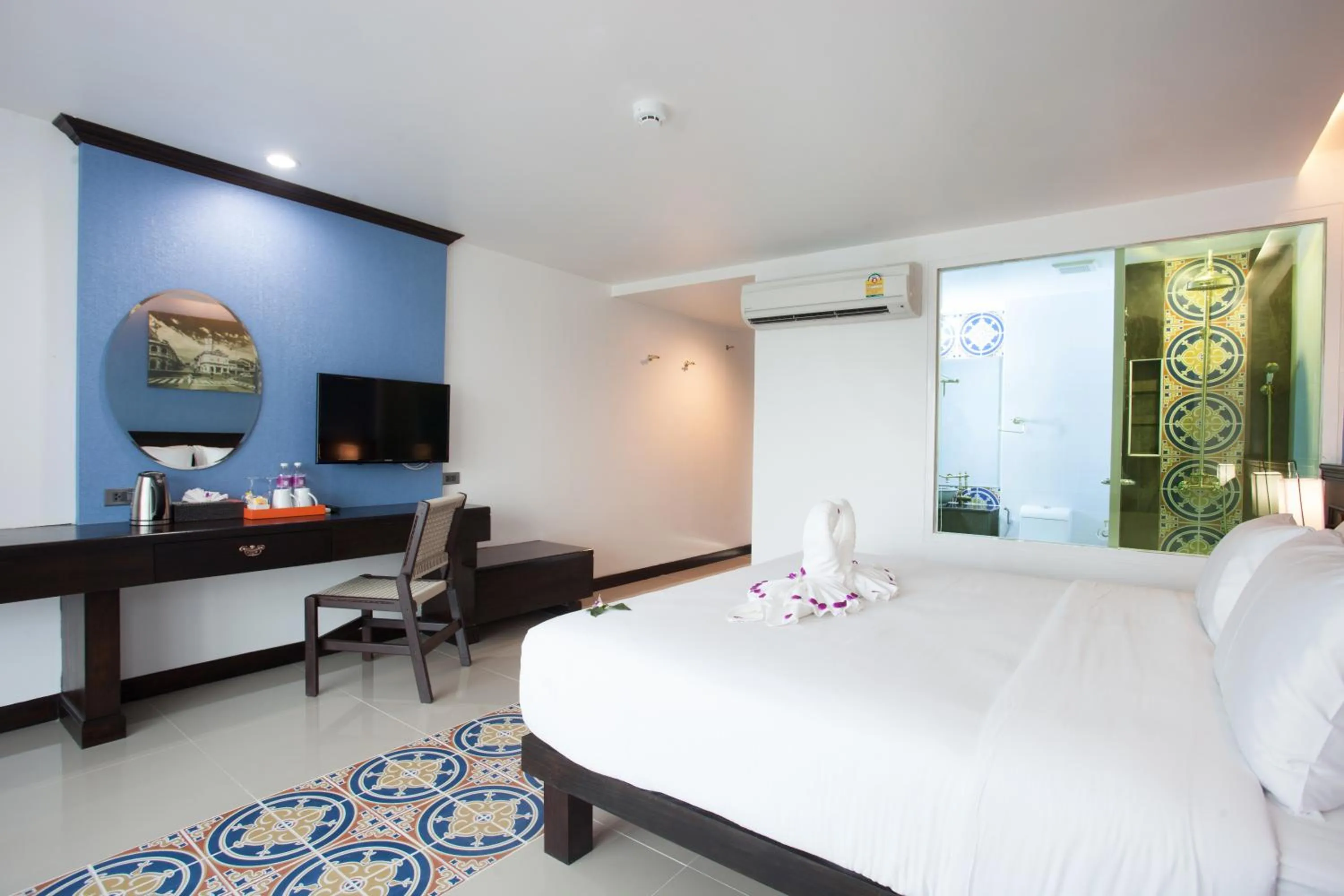 Photo of the whole room, Bed in Grand Supicha City Hotel