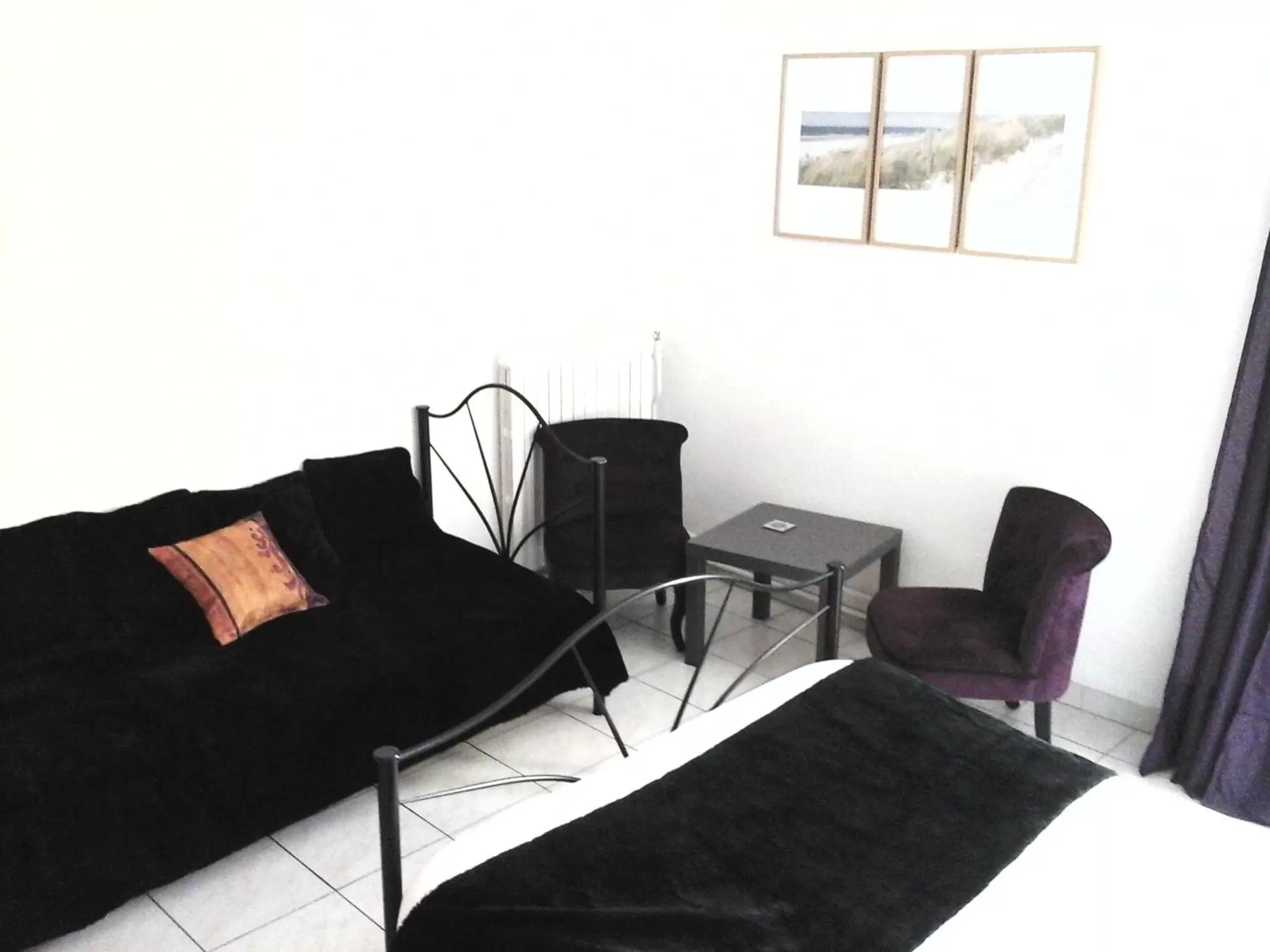 Photo of the whole room in La Clé d'Or