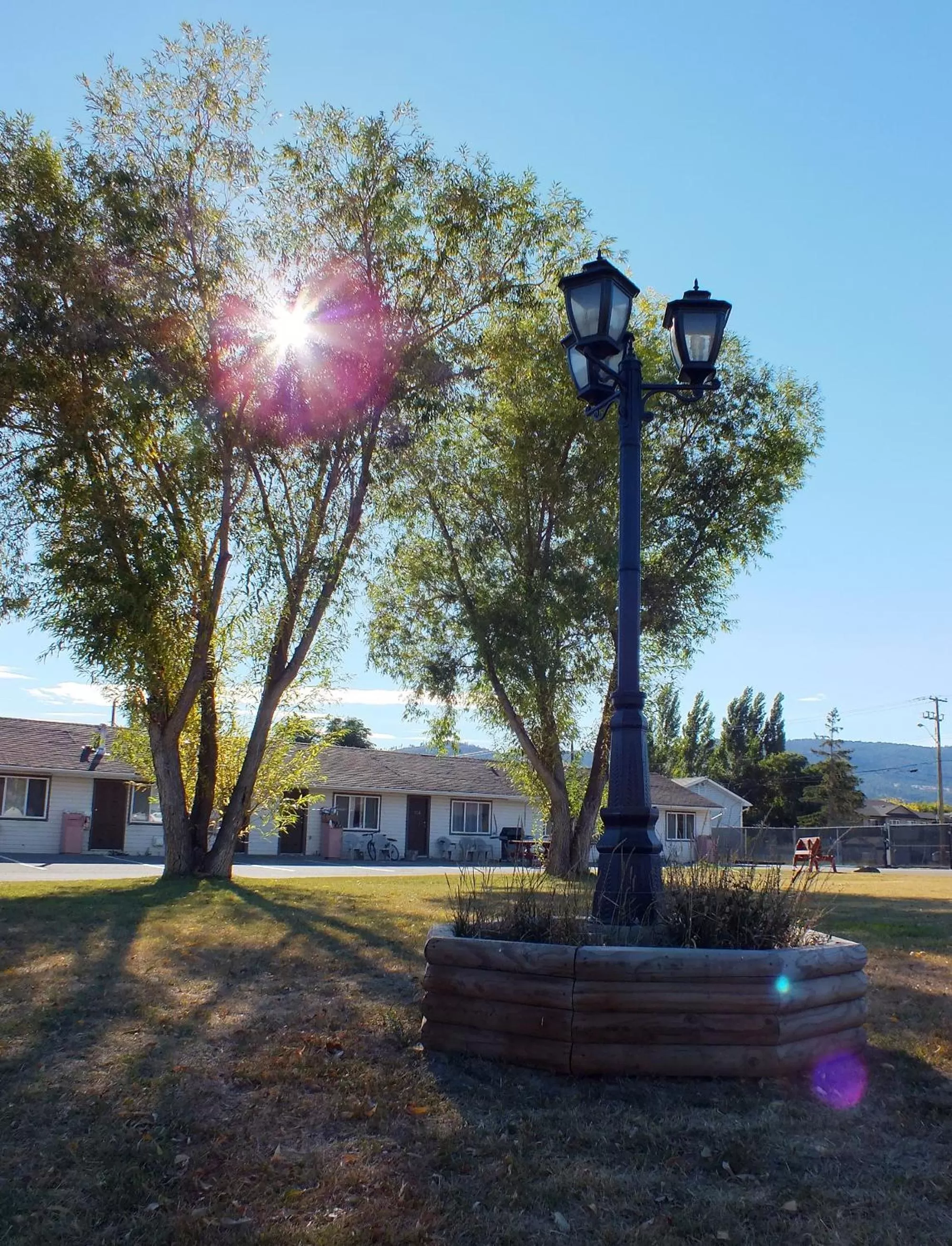 Property building, Garden in Knights Inn Merritt