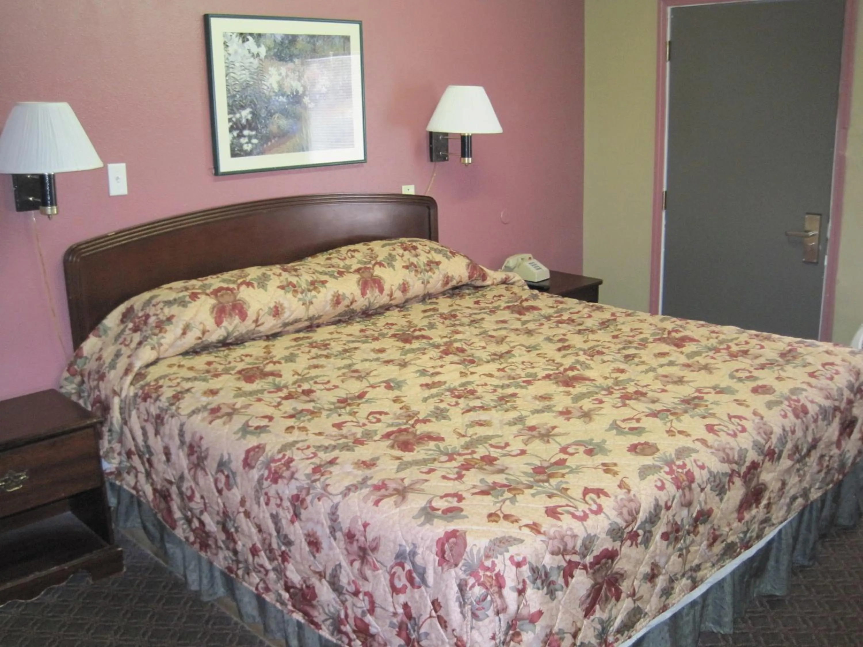 Bedroom, Bed in Royal Relax Inn