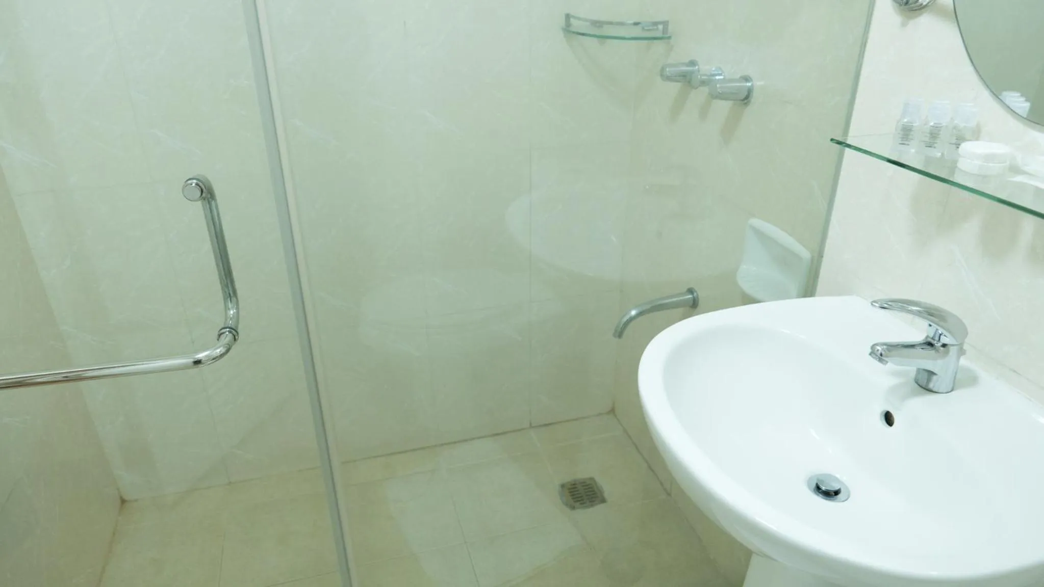 Shower in Avant Serviced Suites - Personal Concierge