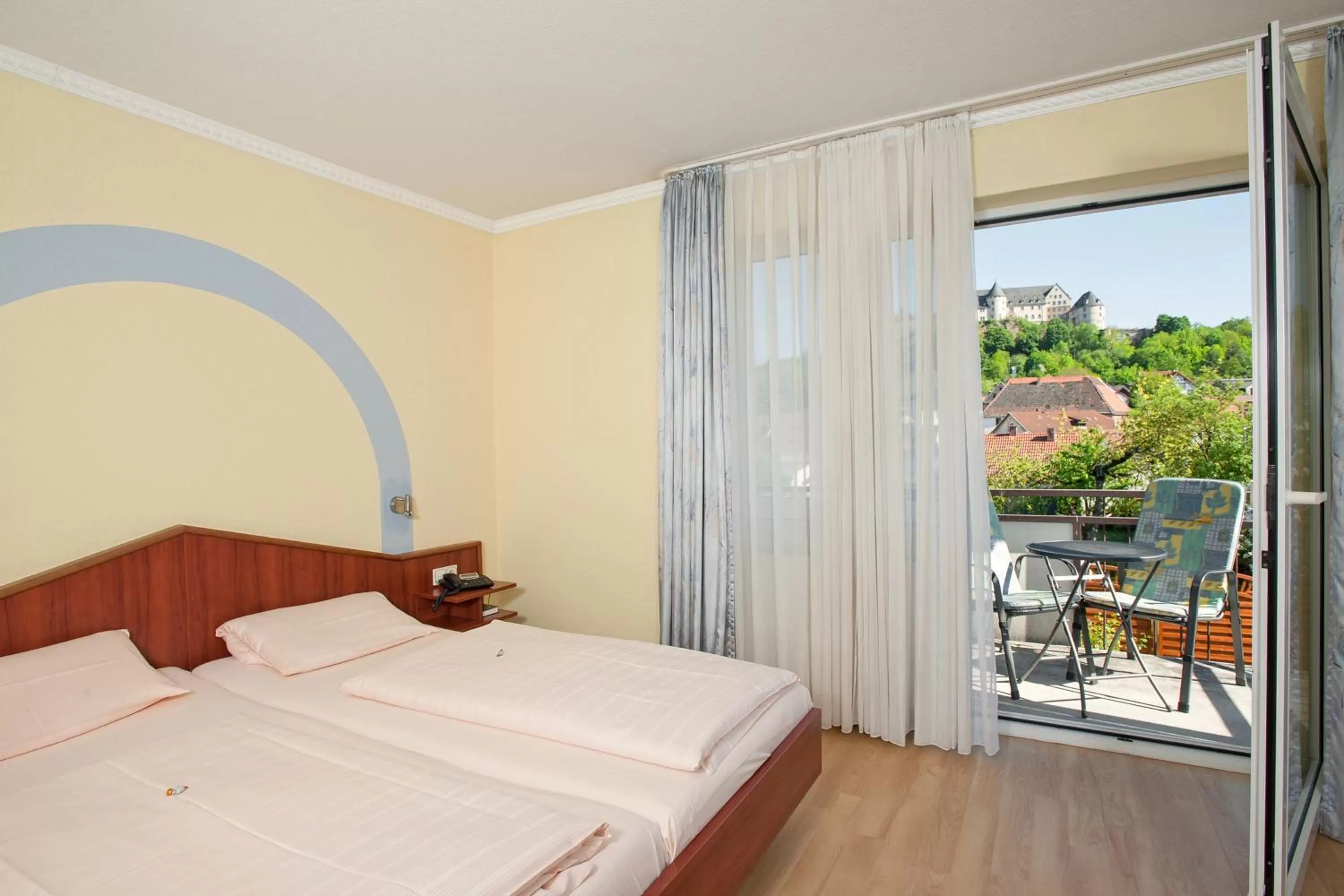 Bed in Land-gut-Hotel BurgBlick