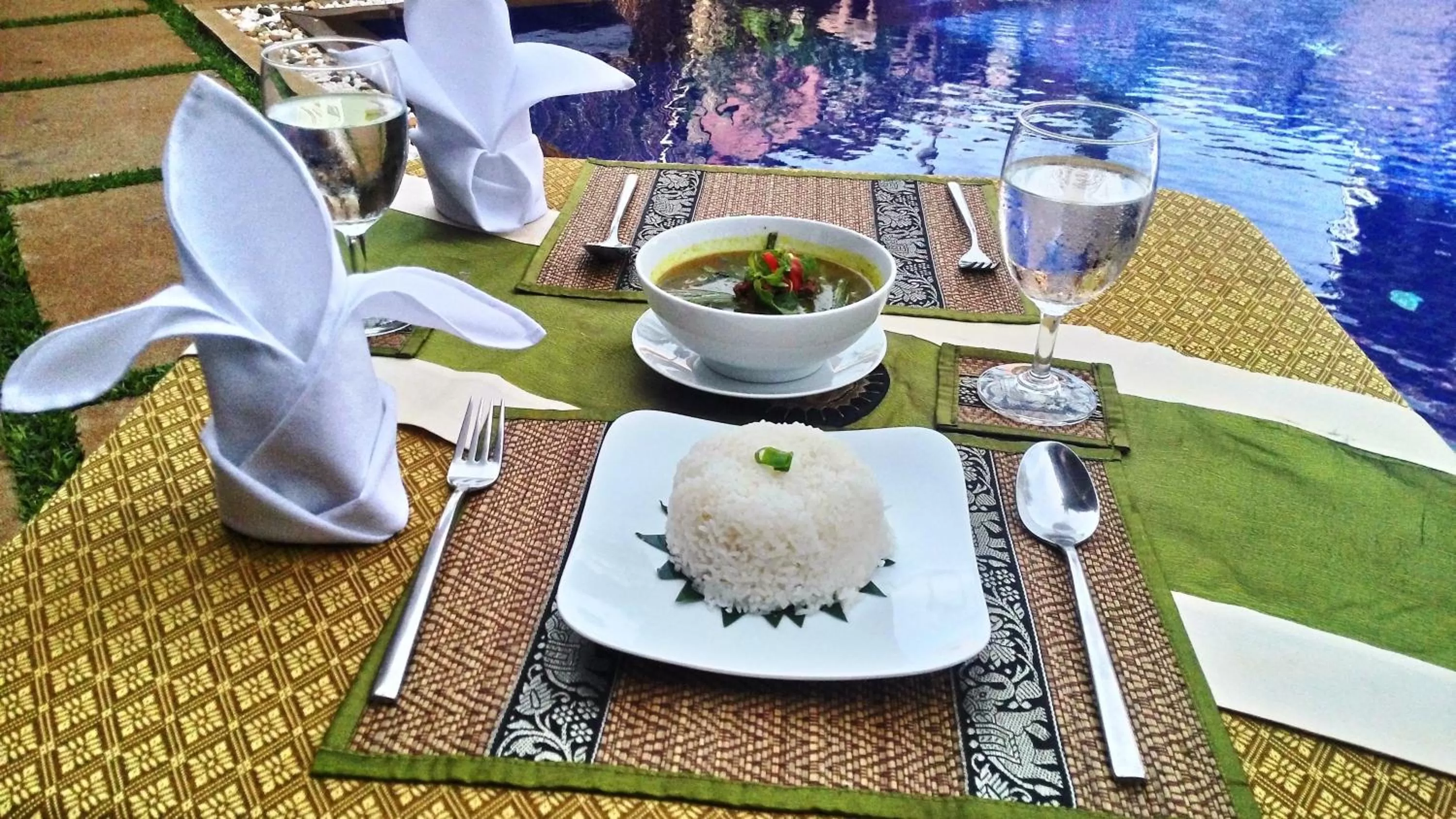 Meals in BayStone Resort