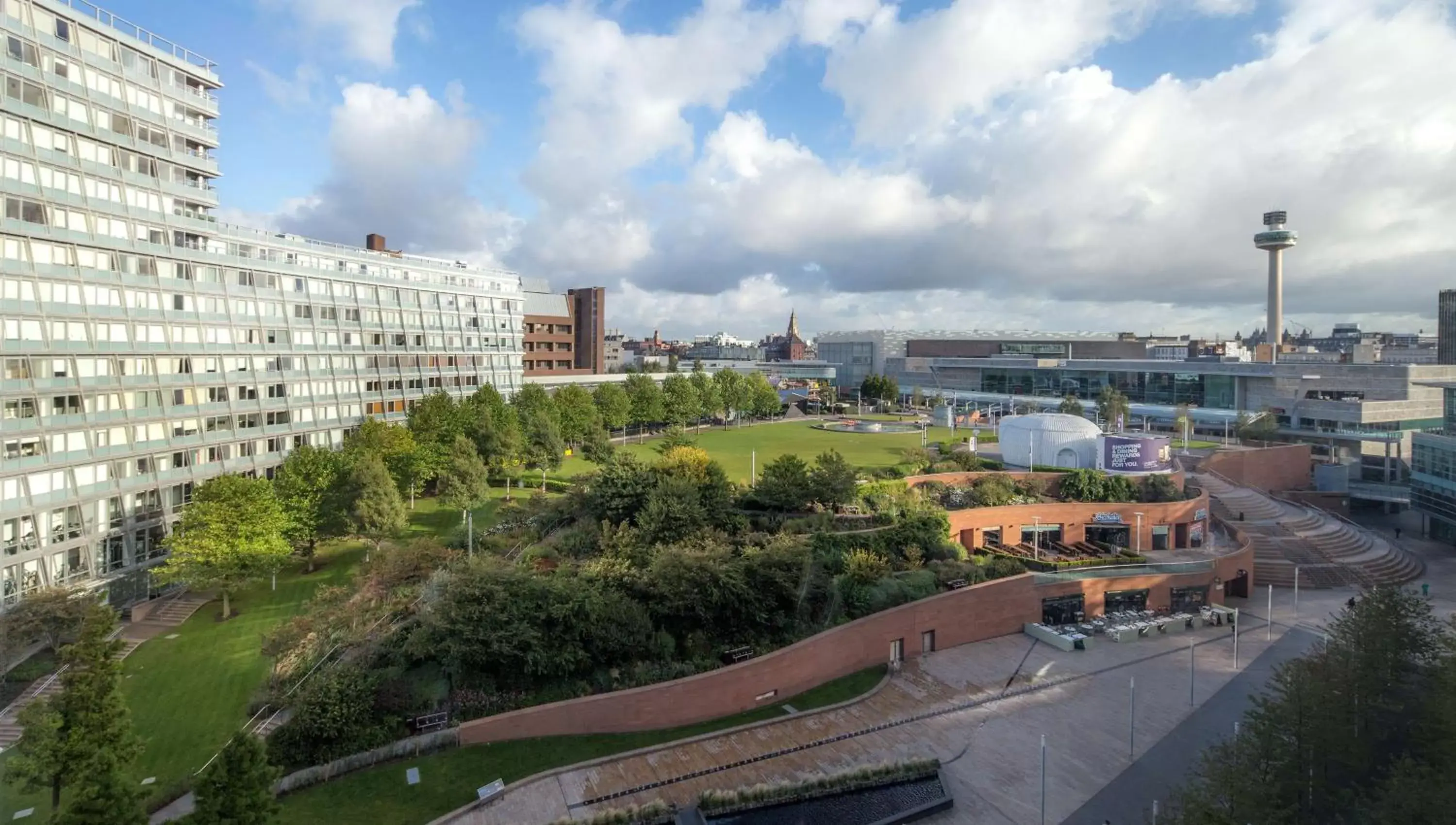 Deluxe Twin Room Park View in Hilton Liverpool City Centre Deluxe Twin Room Park View in Hilton Liverpool City Centre