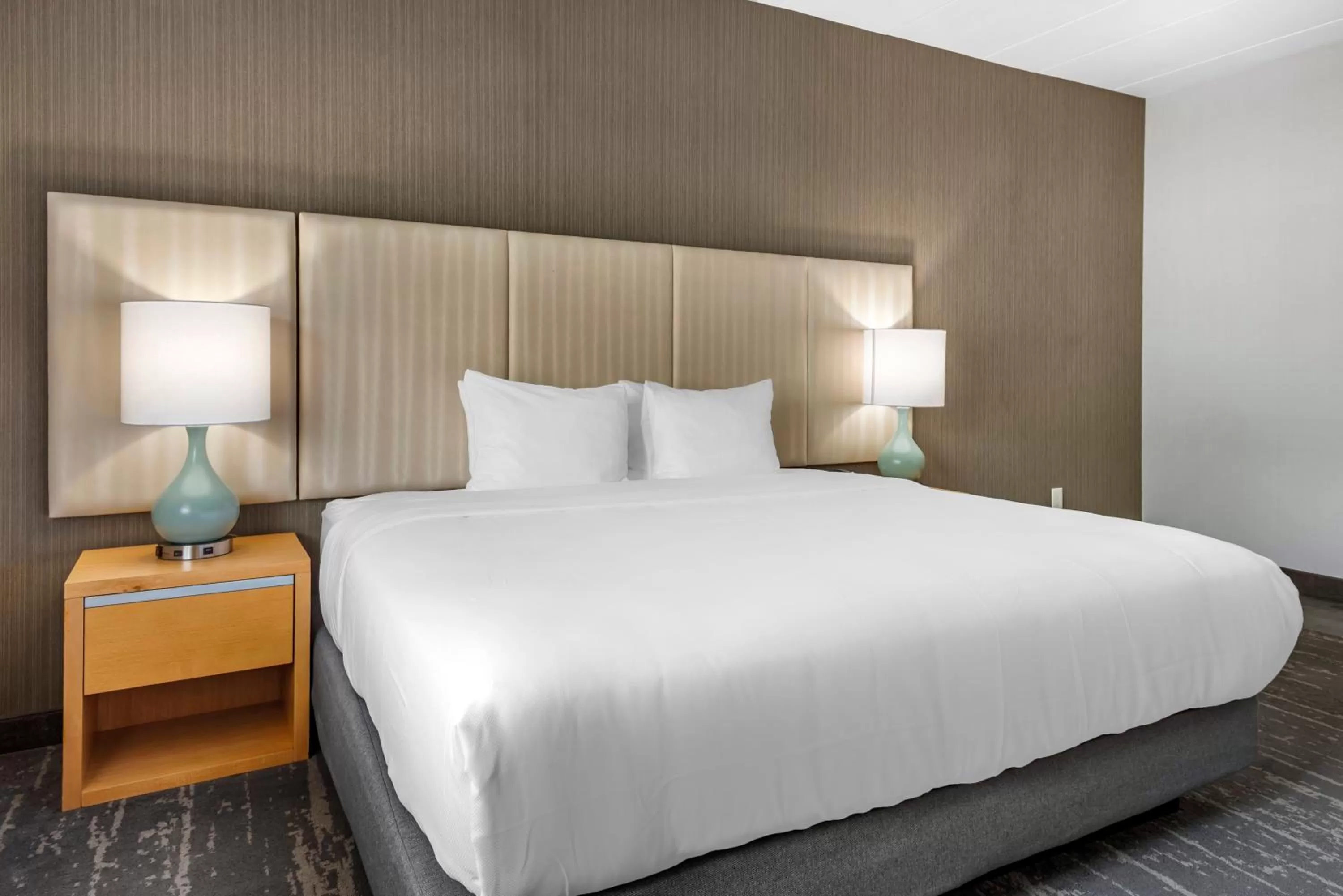 Bed in Somerset Lofts