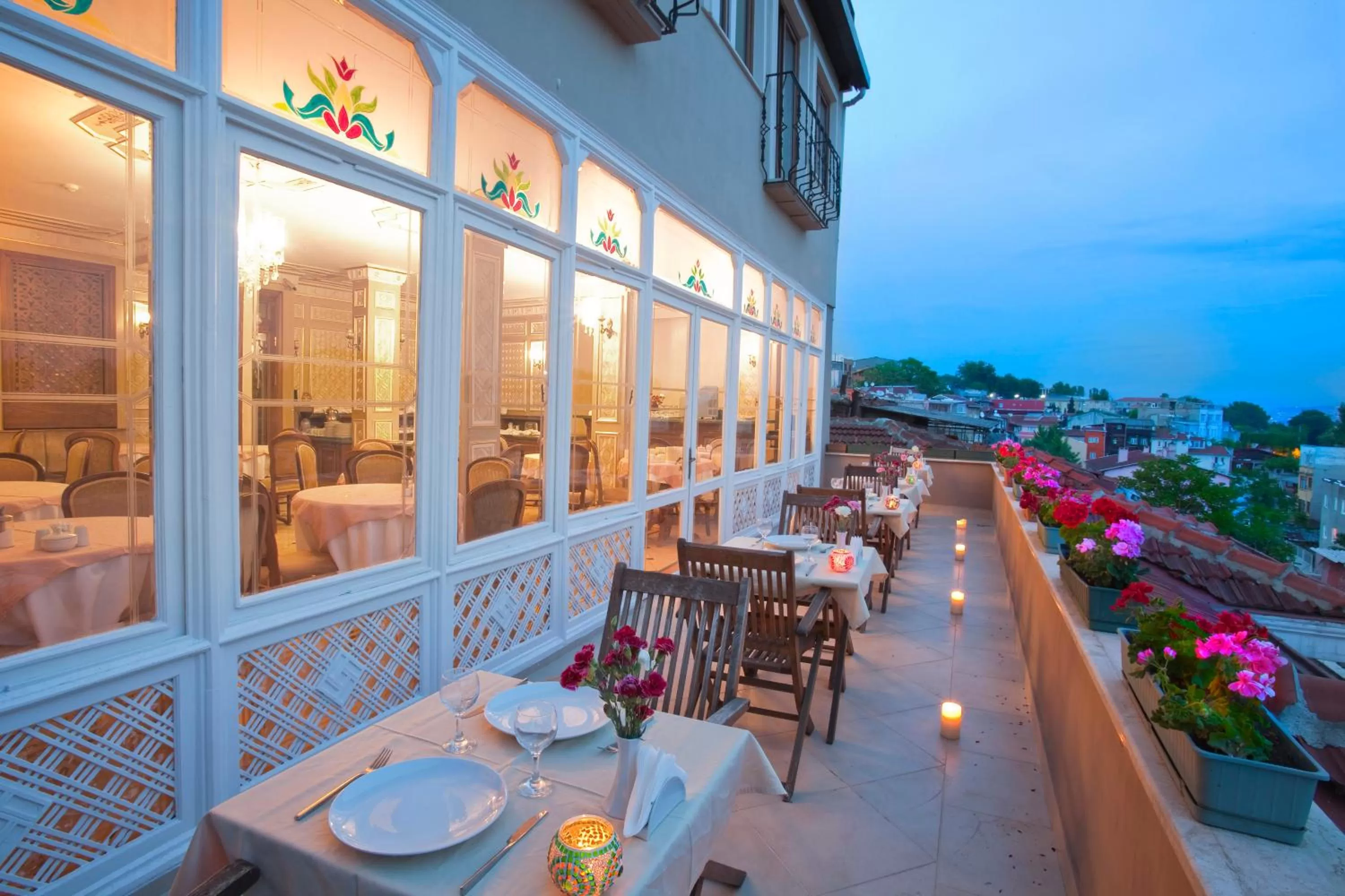 Restaurant/places to eat in Hotel Sumengen