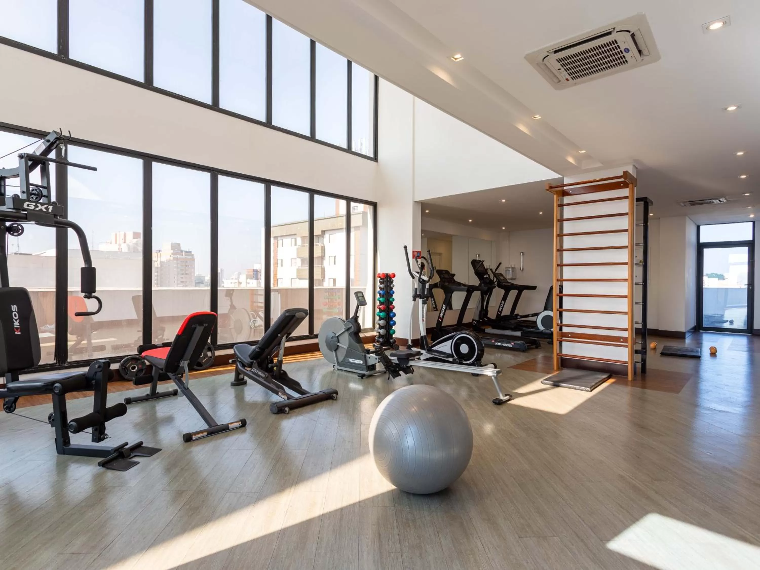 Fitness centre/facilities in Ramada Encore by Wyndham São Paulo Osasco