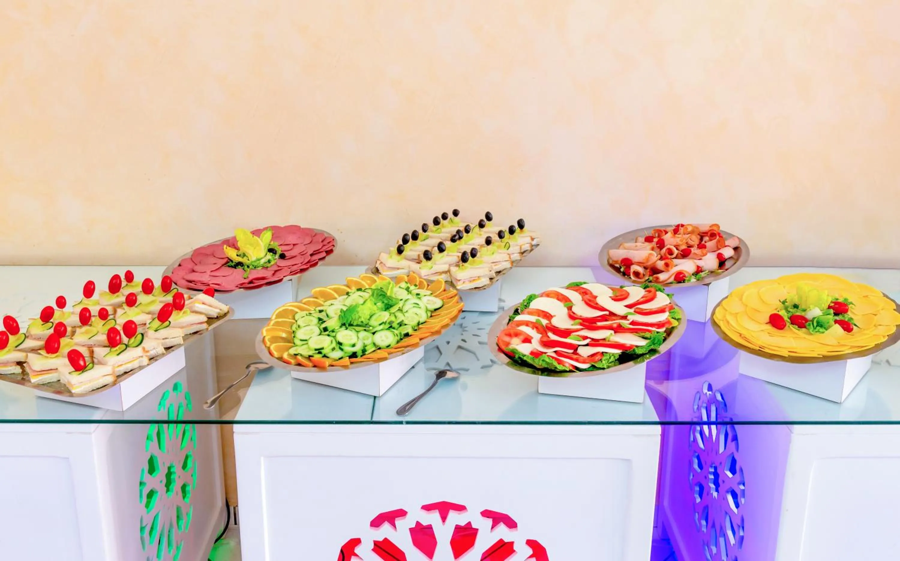 Buffet breakfast in Hotel Akabar