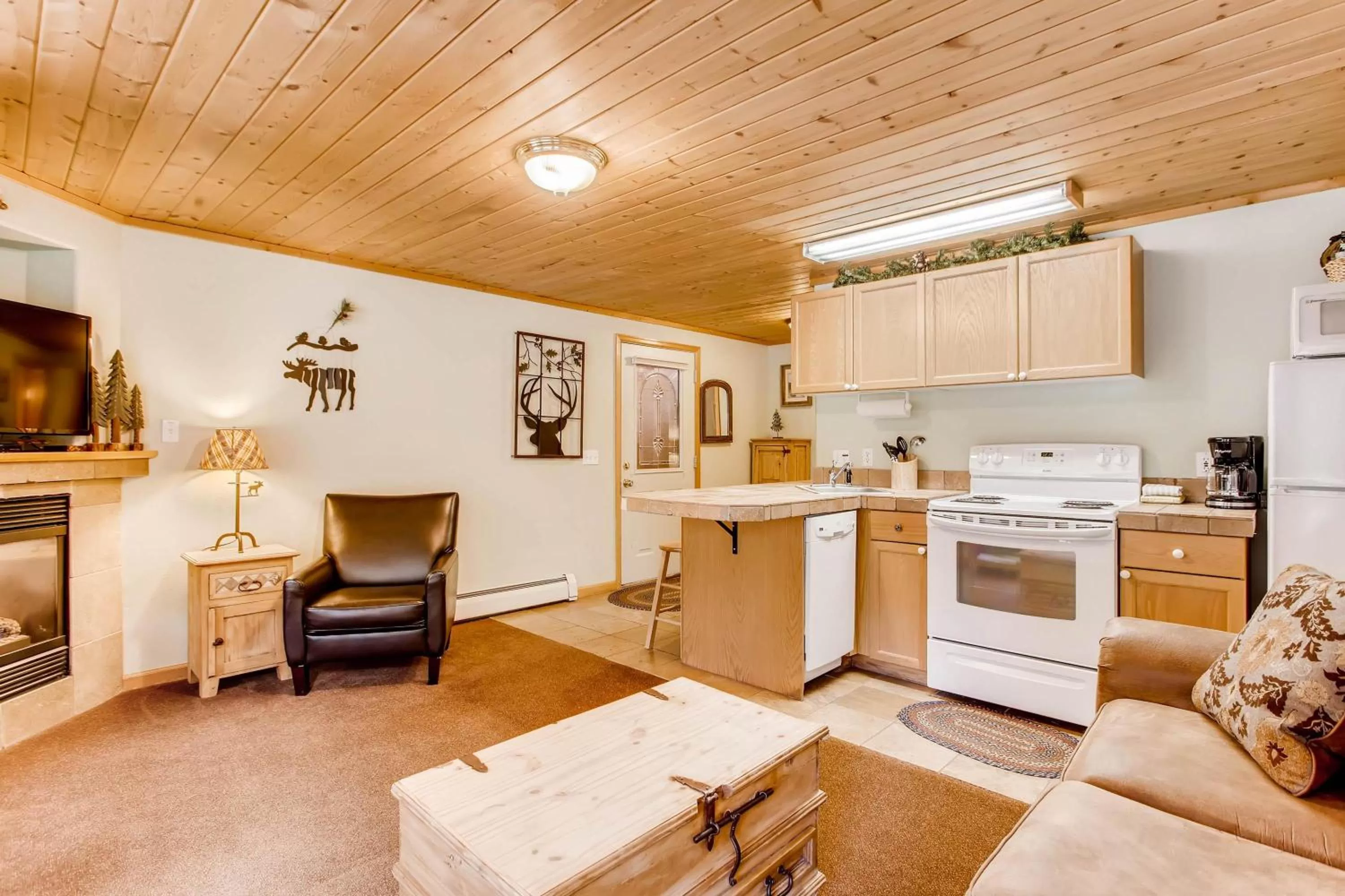 Kitchen/Kitchenette in Estes Park Condos