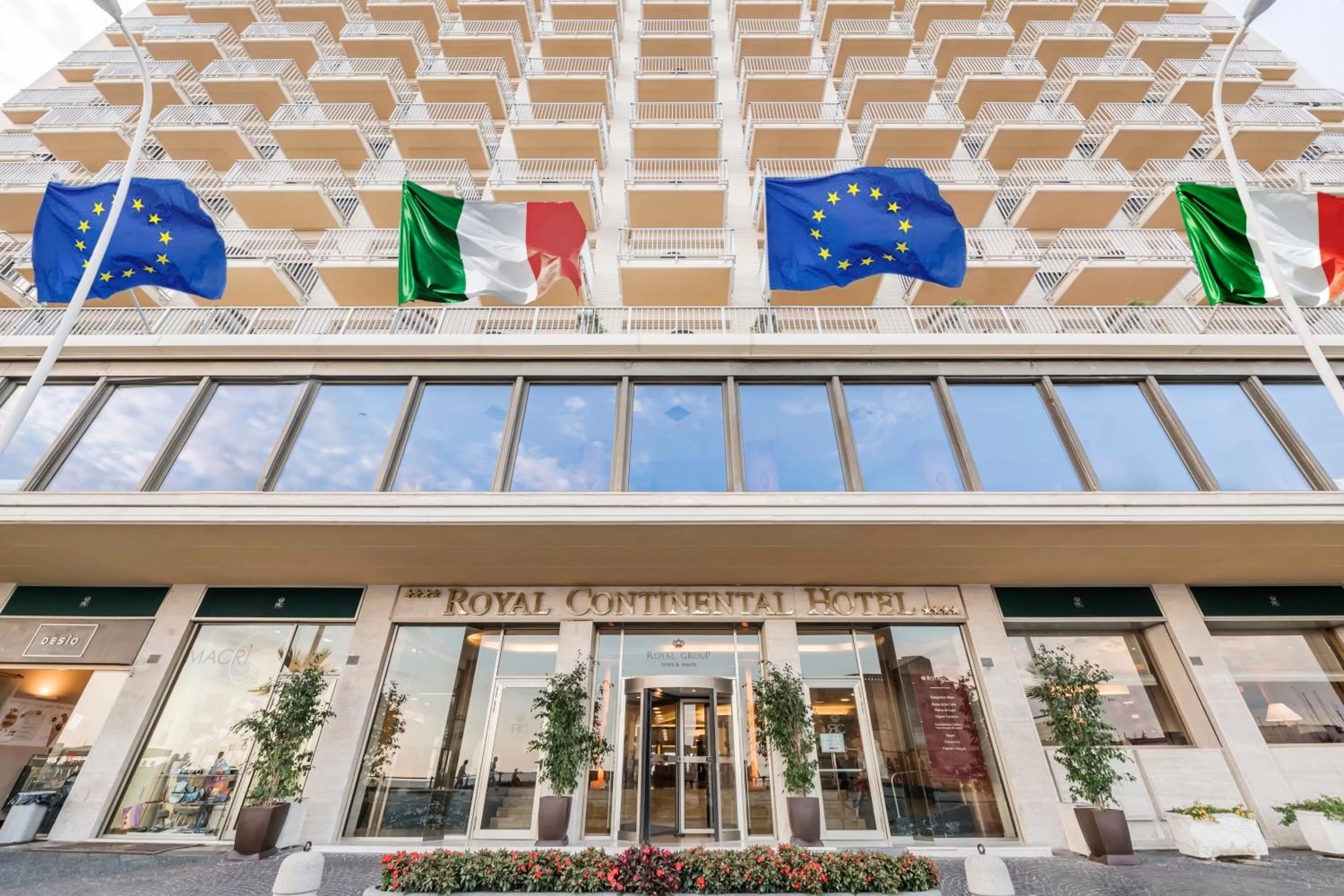 Facade/entrance in Hotel Royal Continental