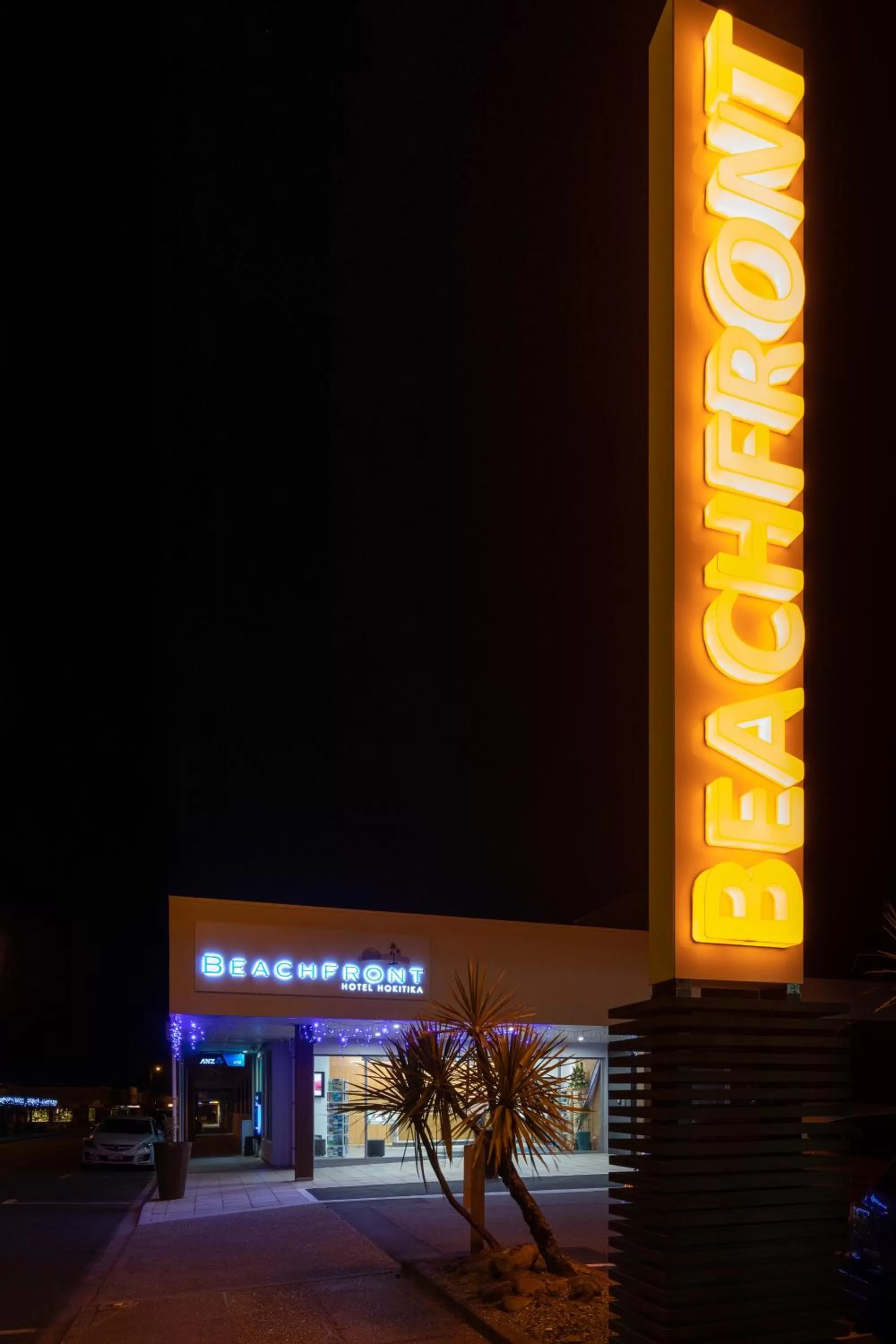 Facade/entrance in Beachfront Hotel Hokitika