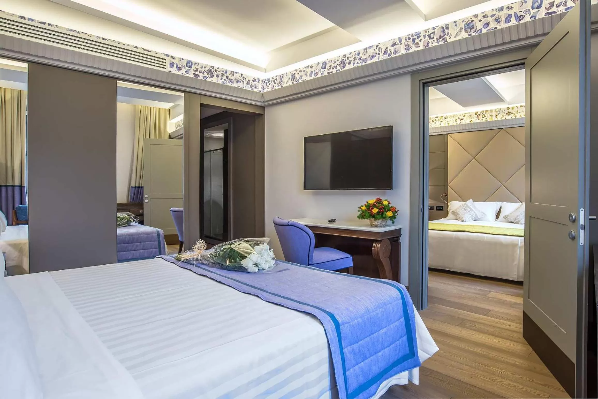 Photo of the whole room, Bed in Hotel Martis Palace