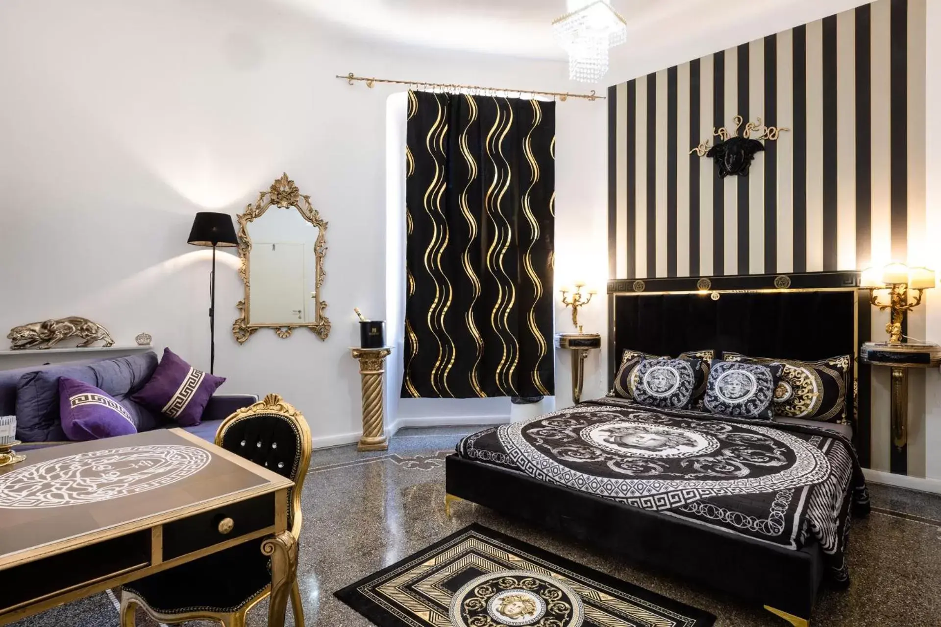 Luxury Triple Room in Le Stanze del Principe Luxury Triple Room in Le Stanze del Principe