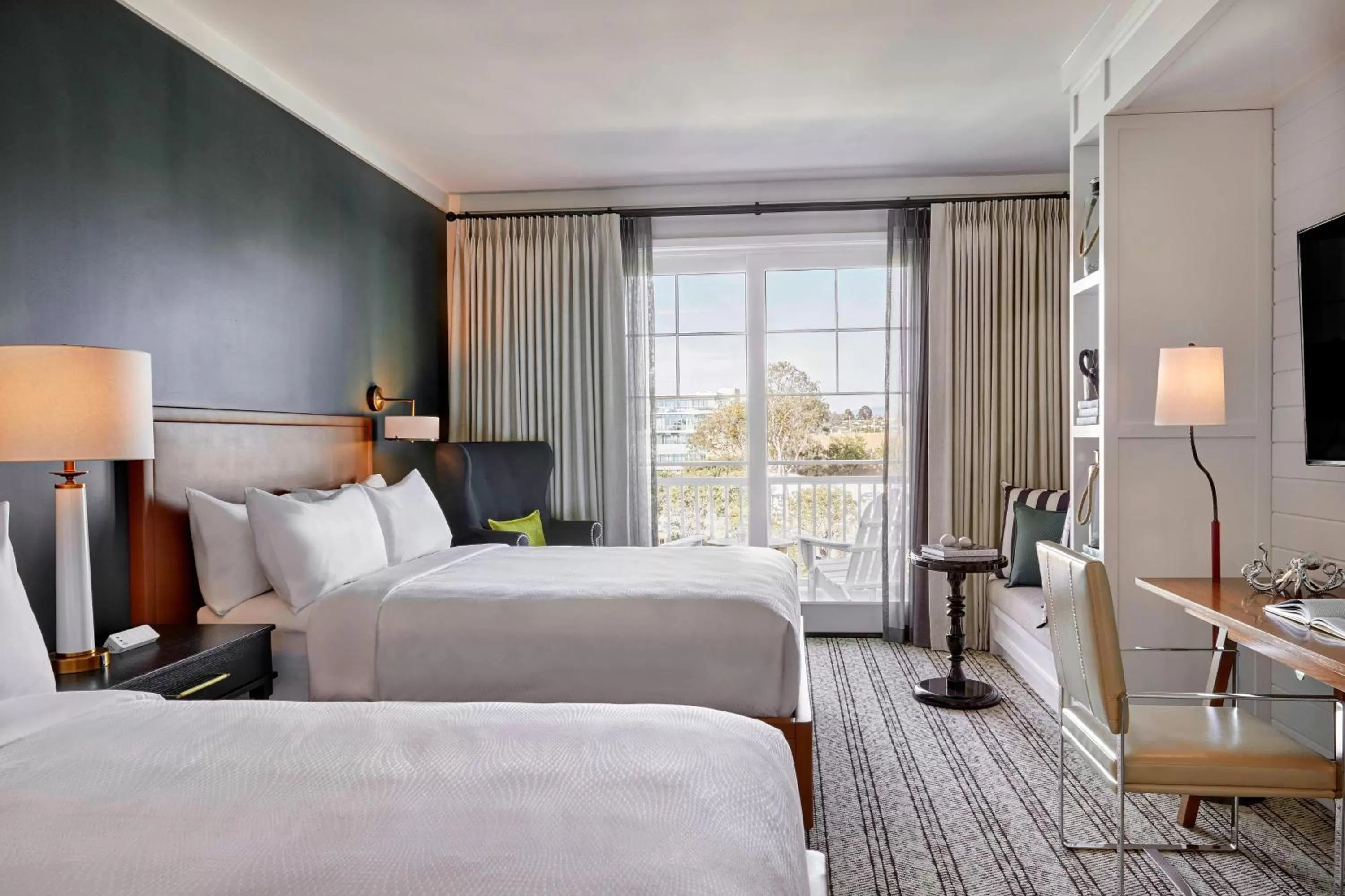 Photo of the whole room, Bed in Lido House, Autograph Collection