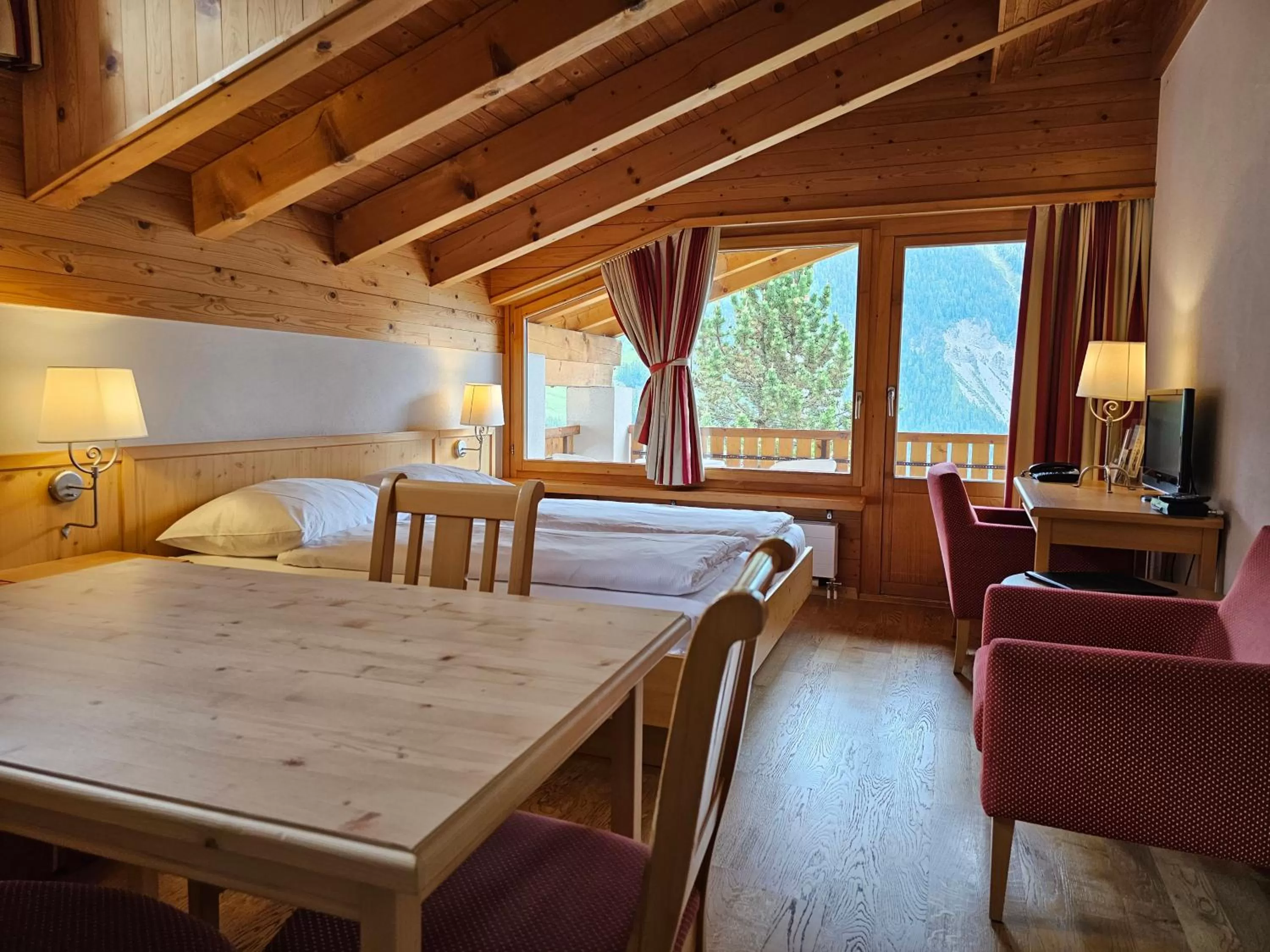 Living room, Bed in Aparthotel Muchetta