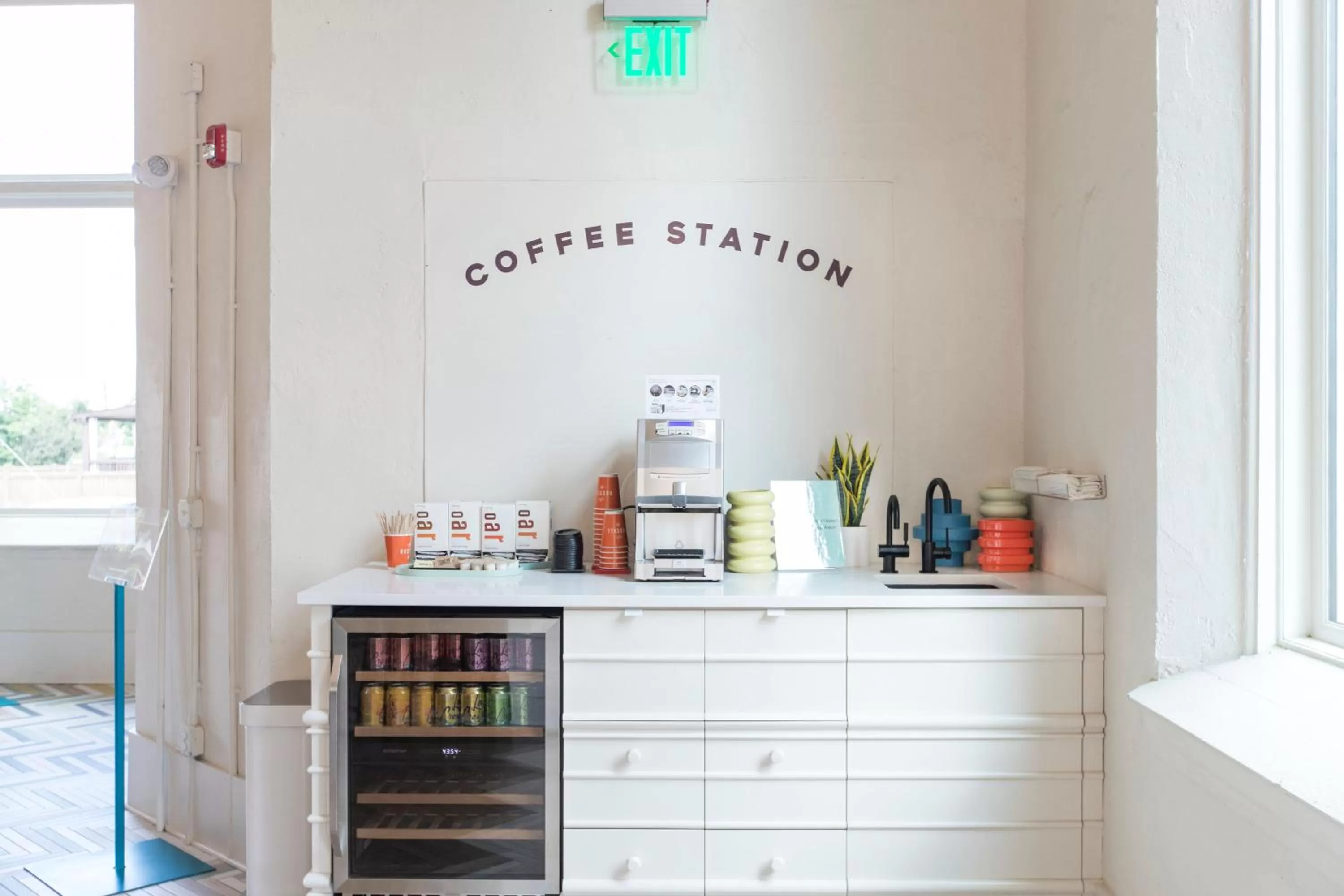 Coffee/tea facilities in The Russell