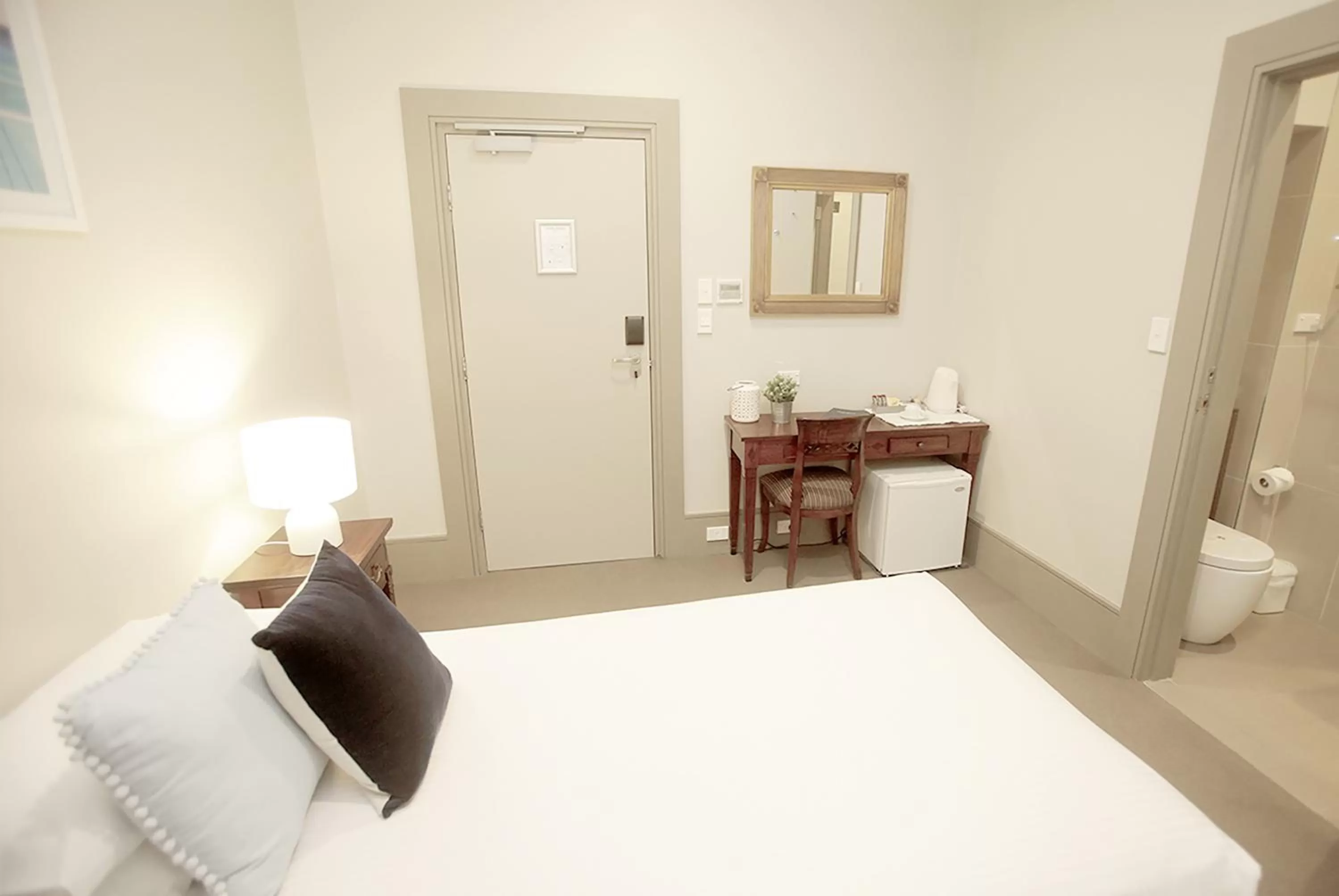 Bedroom, Bed in Hotel Bondi