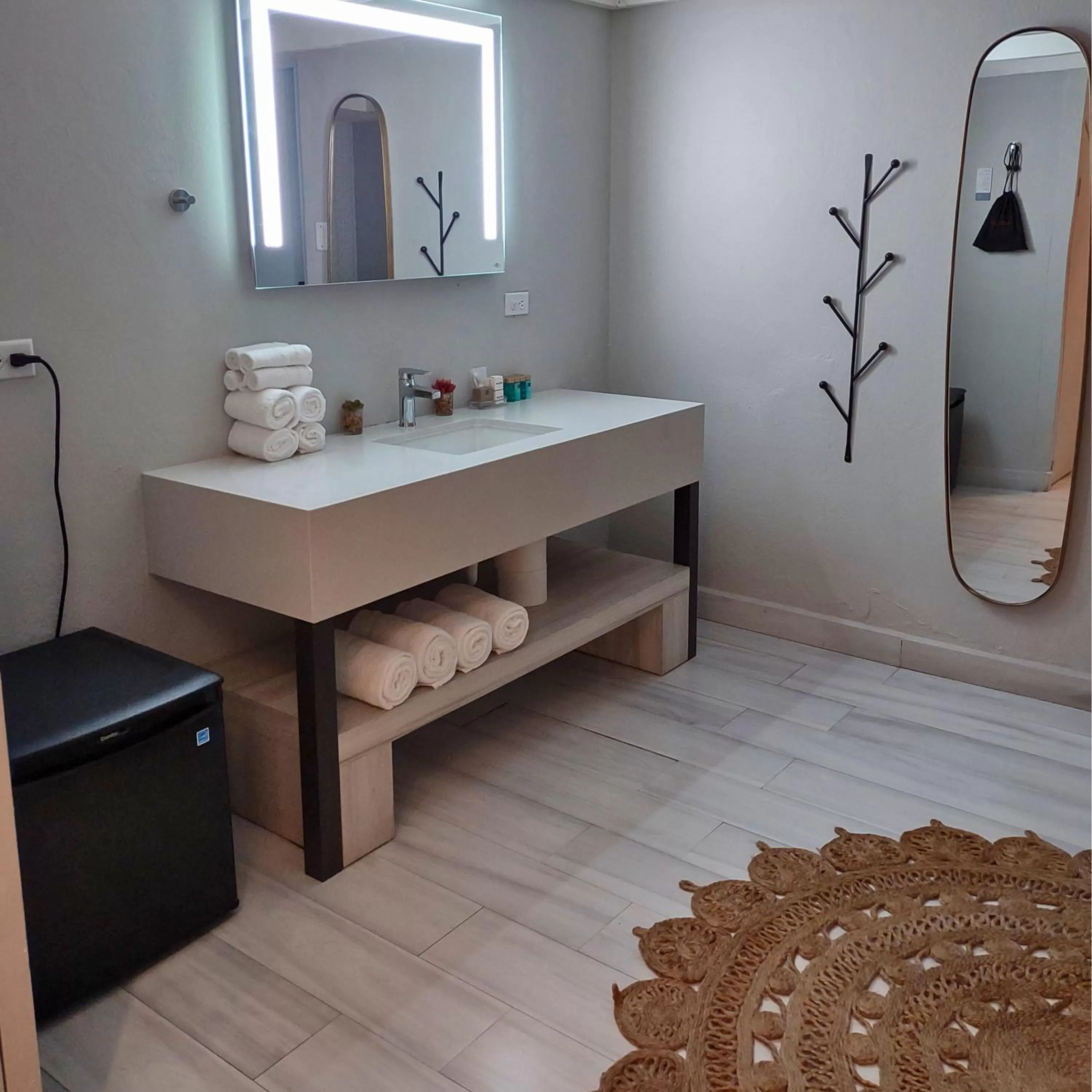 Trópica Beach Hotel