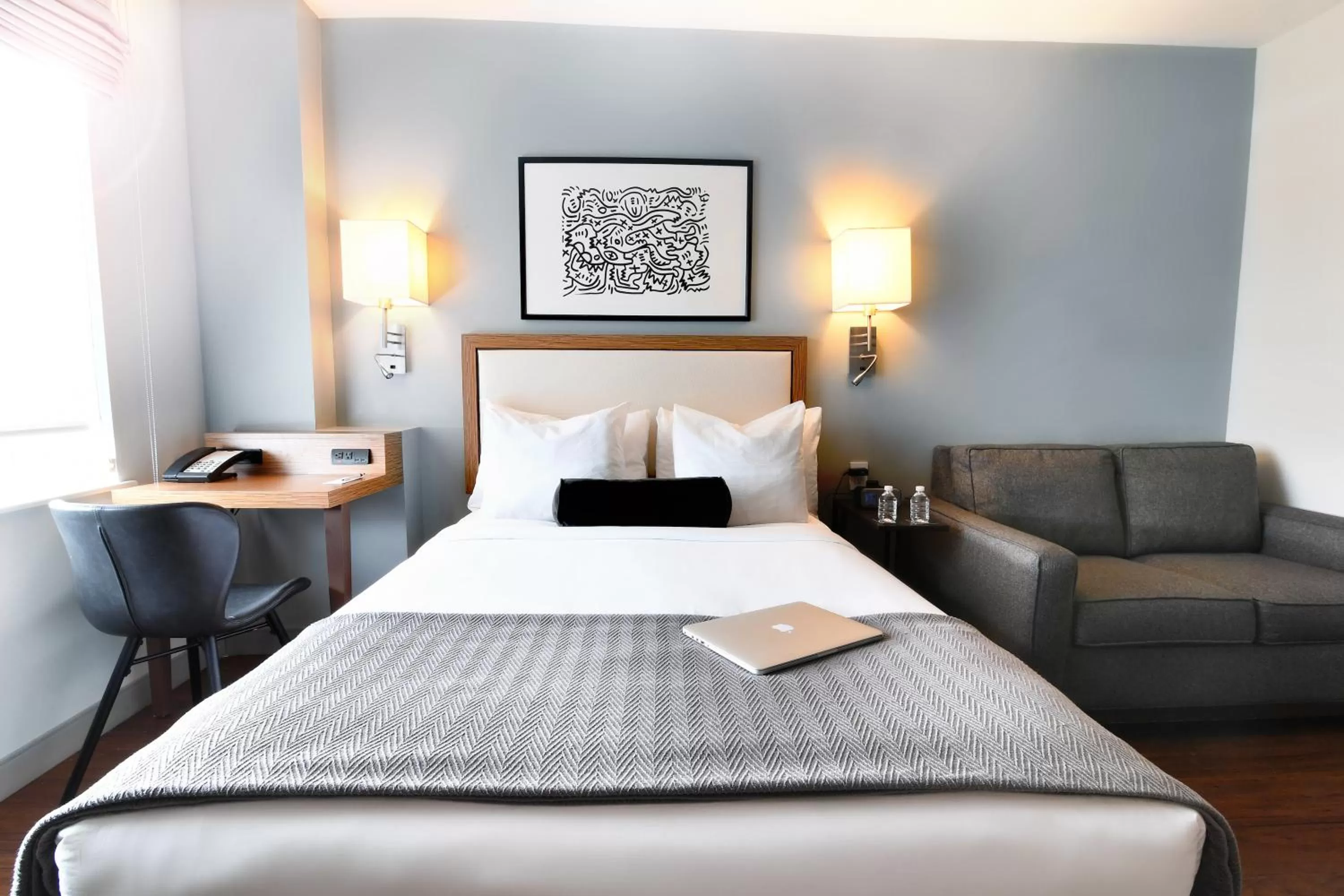 Bedroom, Bed in Edge Hotel Washington Heights