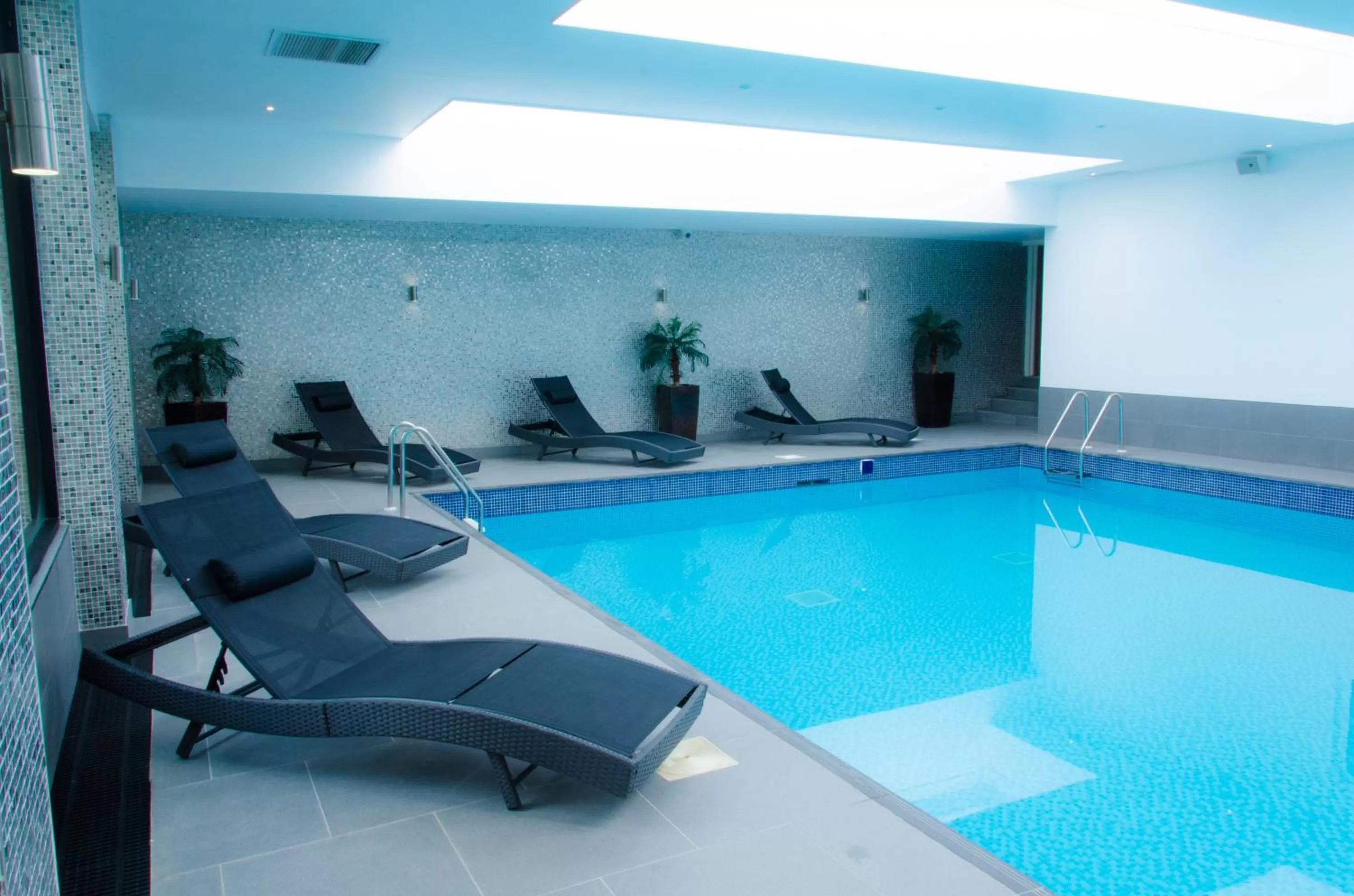 Swimming pool in Holiday Inn Newcastle Gosforth Park by IHG