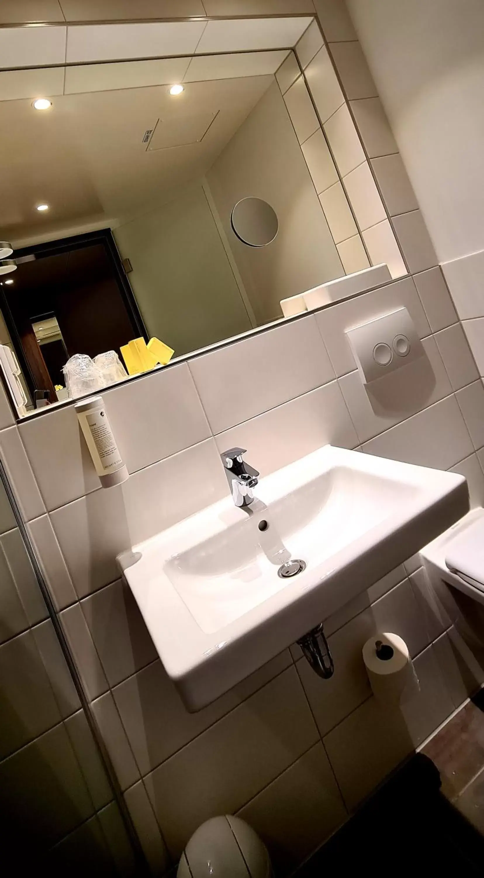 Single Room with Shower in Euro Hotel Wertheim Single Room with Shower in Euro Hotel Wertheim