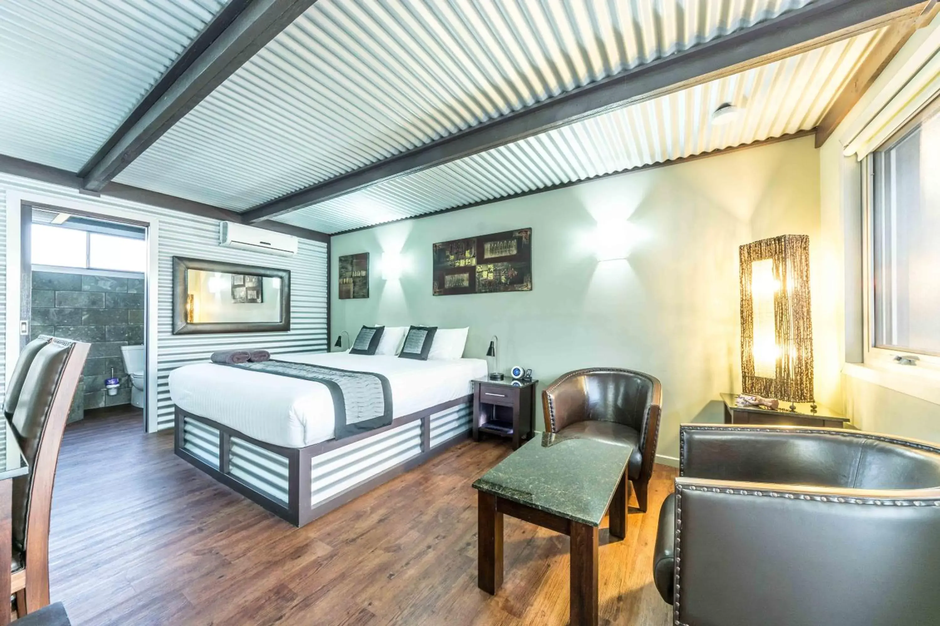 Executive Queen Room in Orbost Motel Executive Queen Room in Orbost Motel