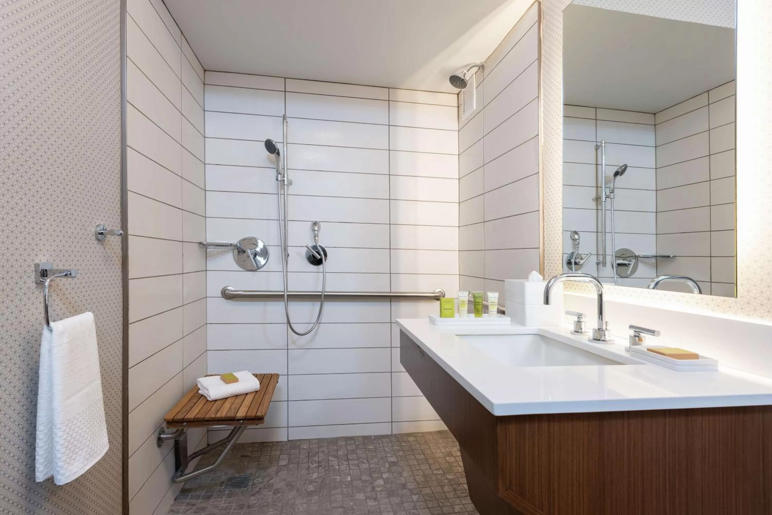 Bathroom in Hilton Chicago Oak Brook Hills Resort & Conference Center